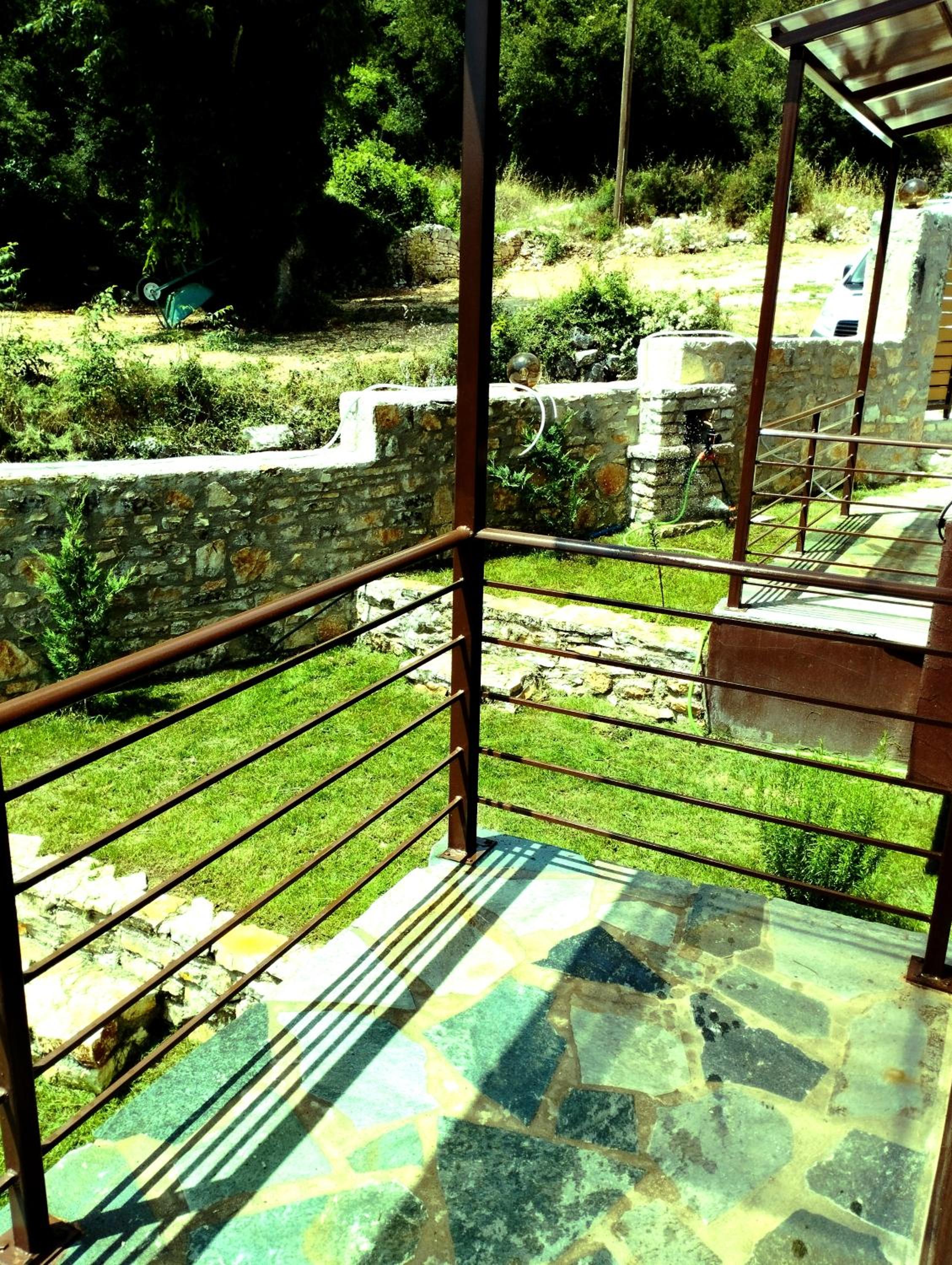 ΕΚΑLI ROOMS APARTMENTS view 2