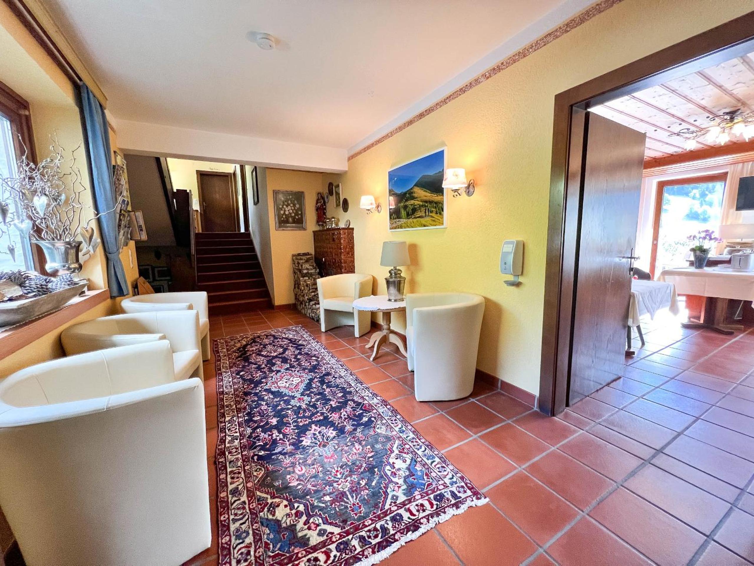 Pension & Appartements Ronacherhof -Mountain Hideaway Slopeside
