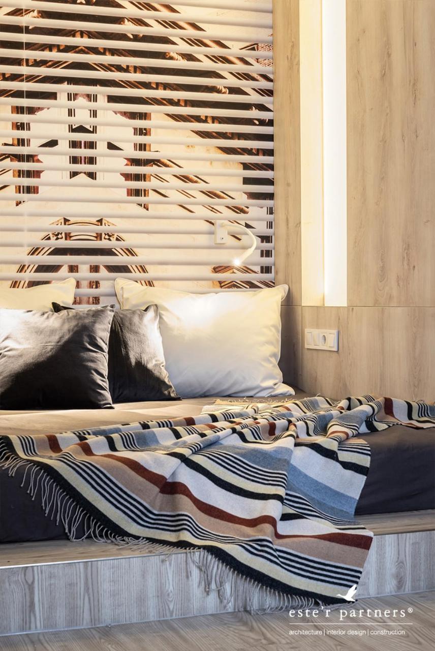 White Boat Studio Apartment GOLD view 3