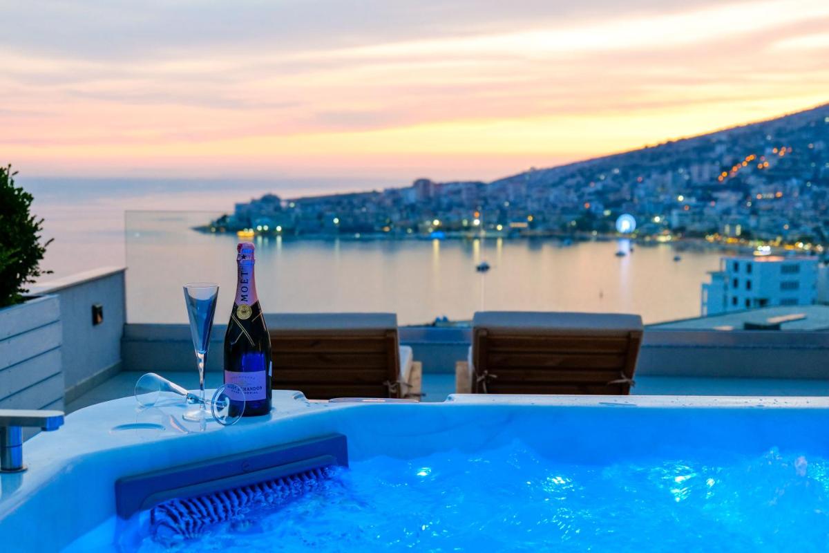 Jacuzzi