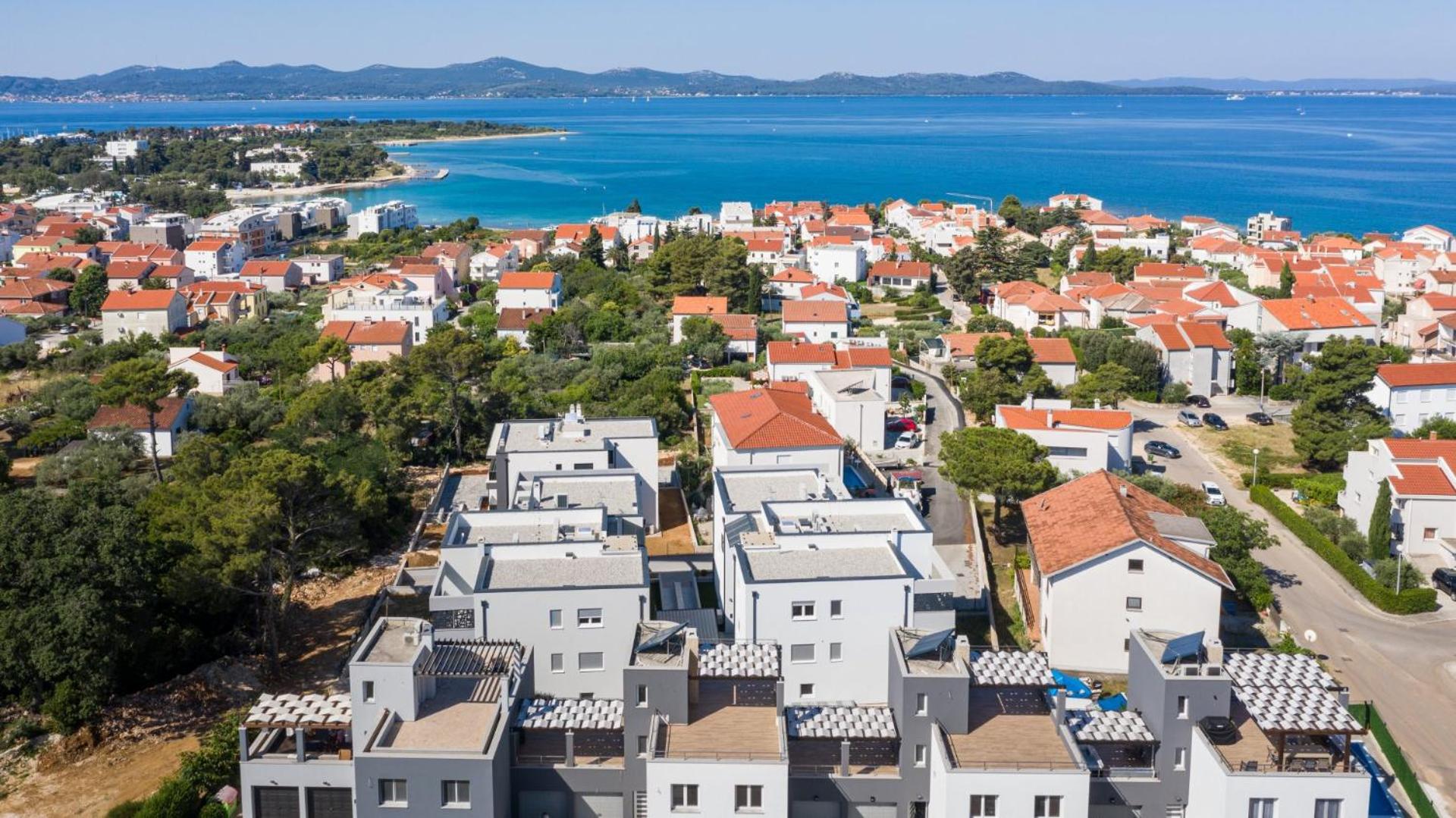 CROWONDER Villa Nika - Villa with Heated Swimming Pool, Jacuzzi and Sauna view 5