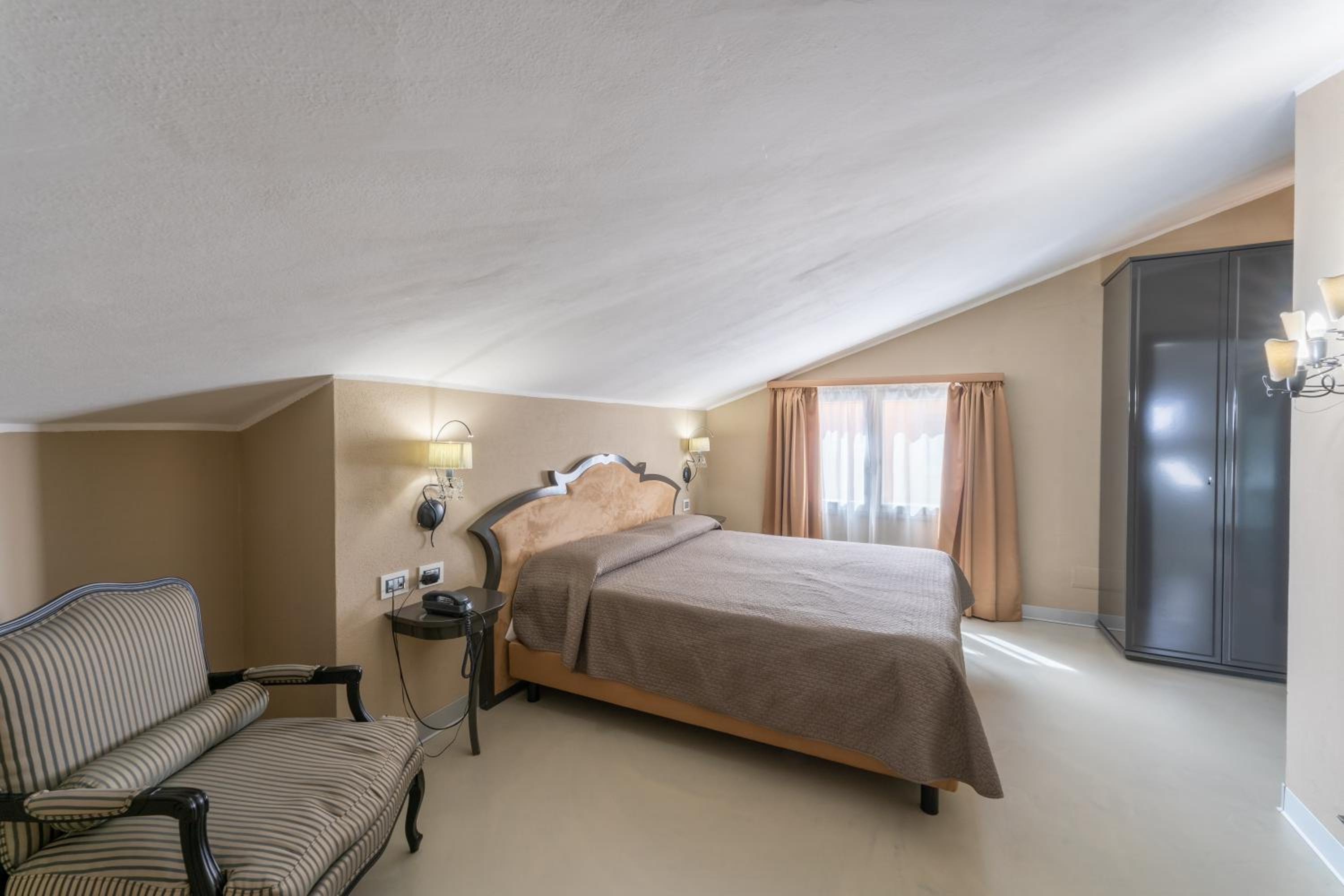 Villa Mosca 4
