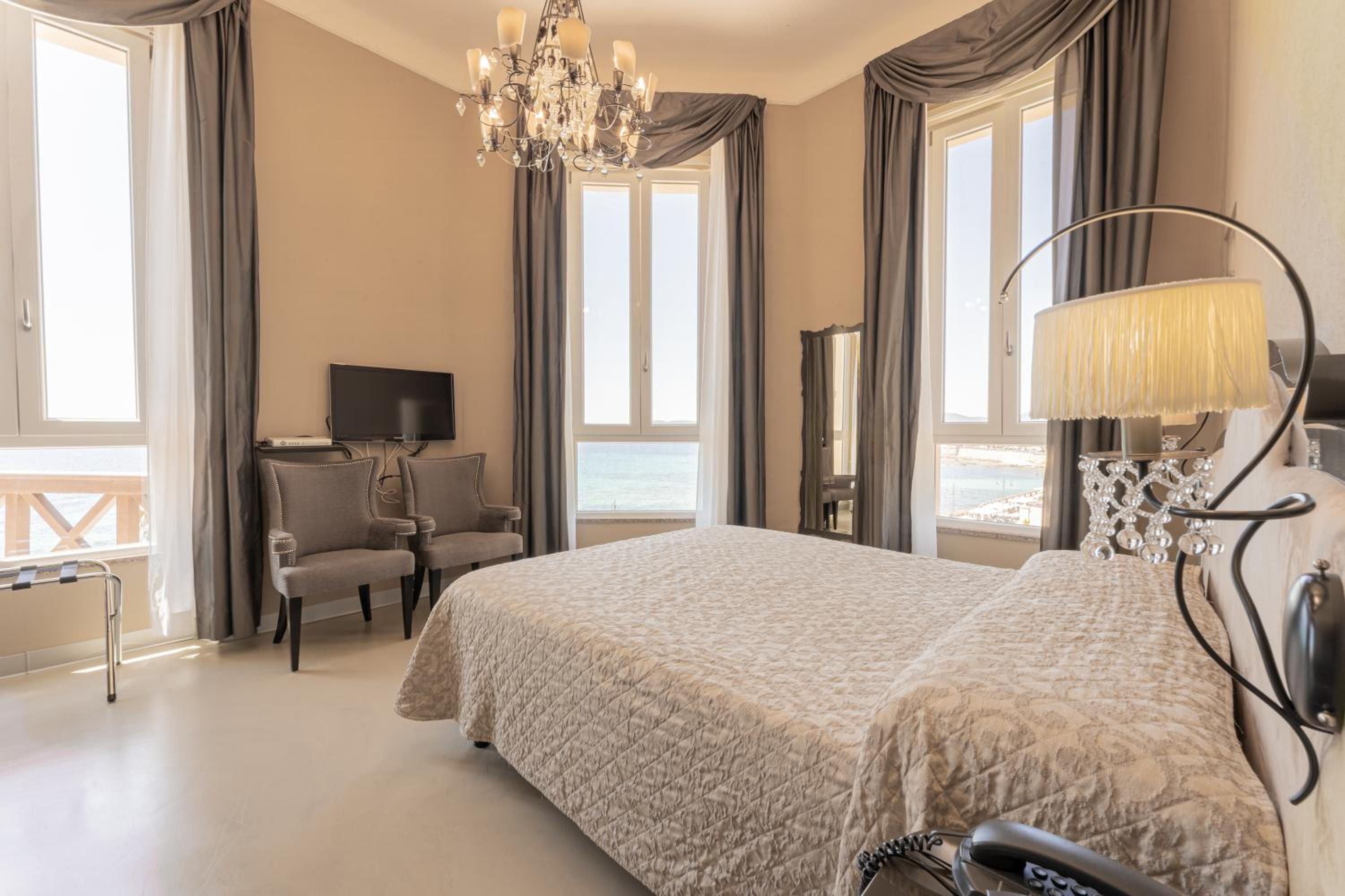 Villa Mosca 26