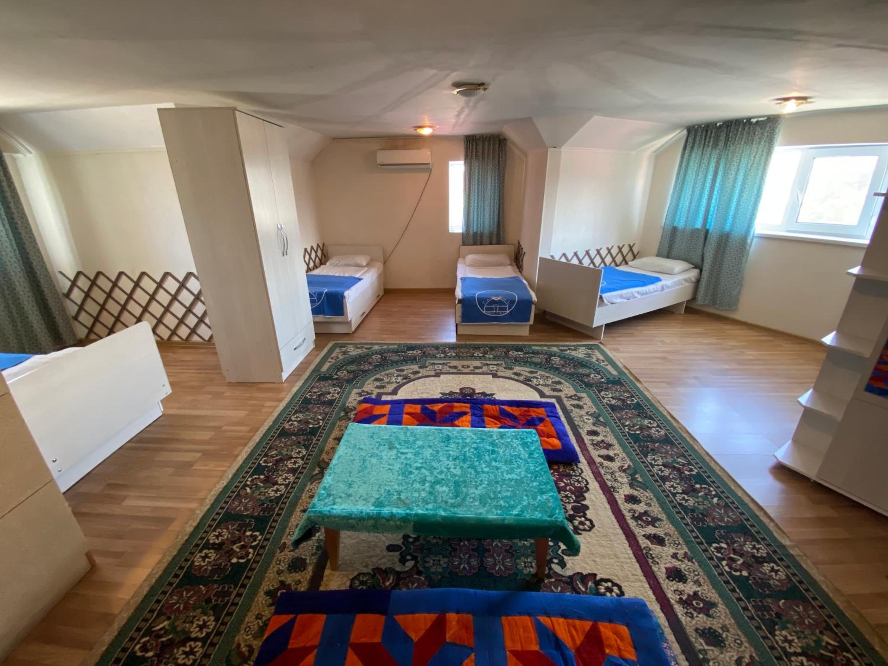 Tunduk Hostel