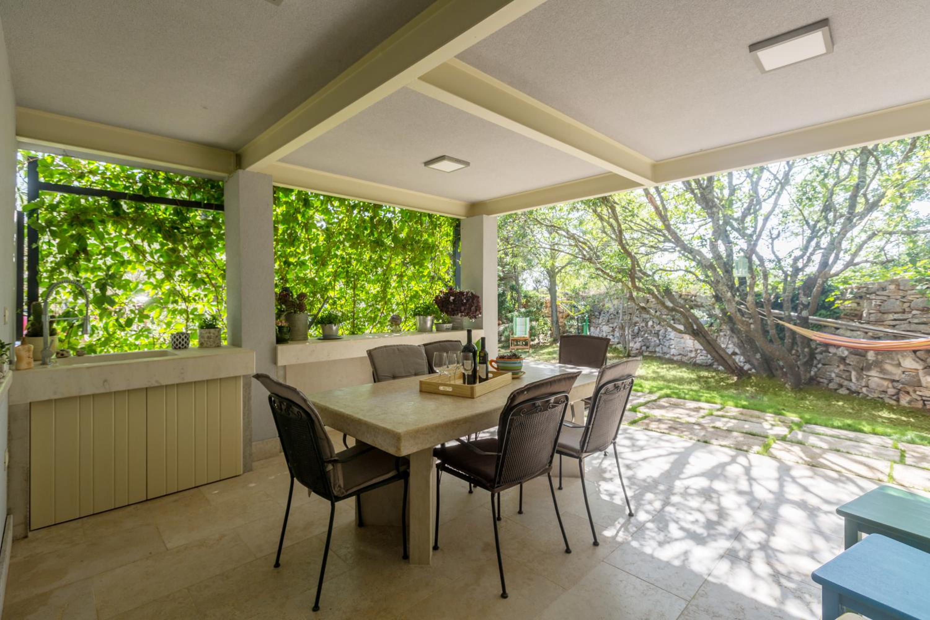 Peroj's Green Oasis - Holiday home view 3