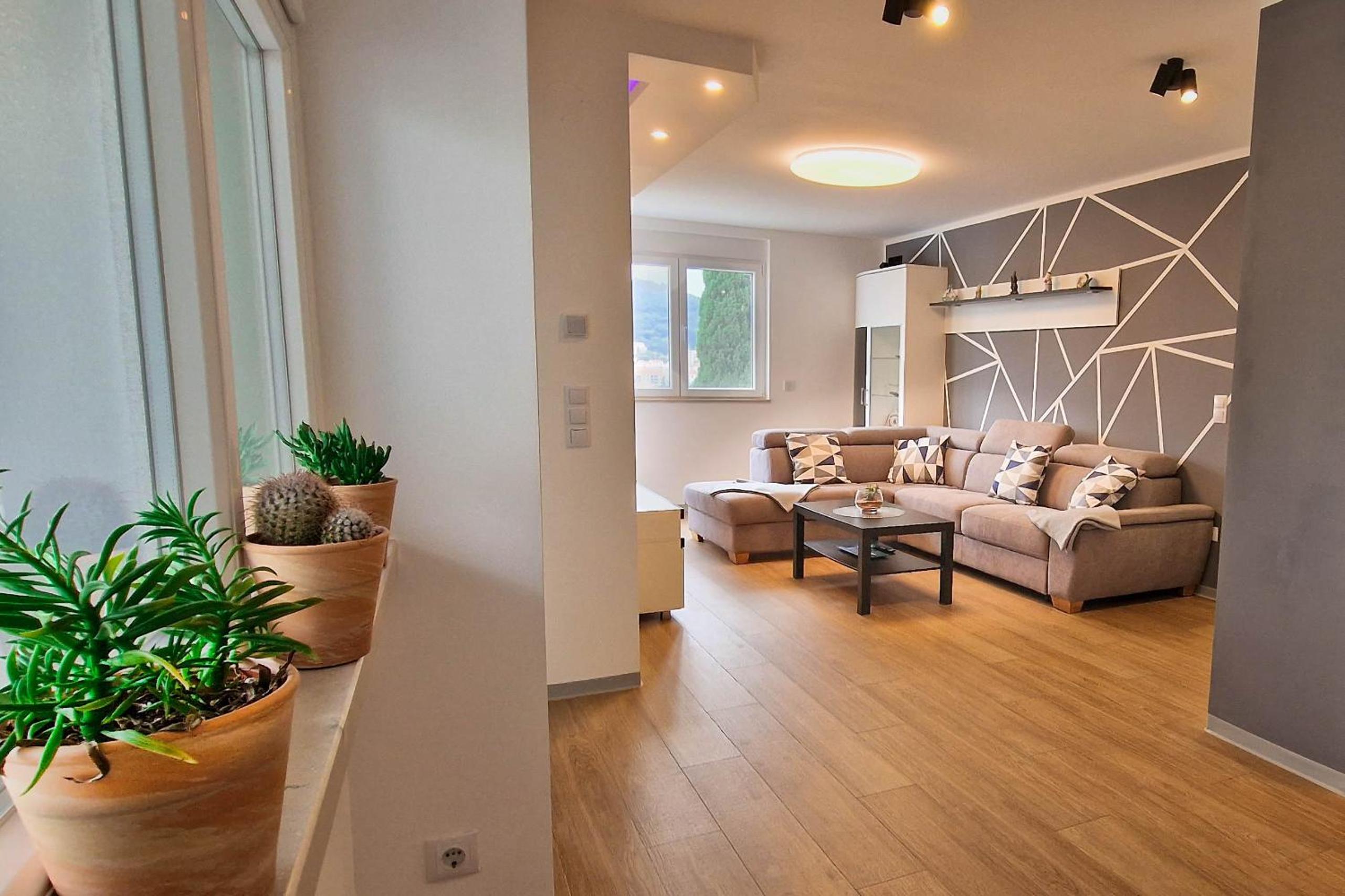 Aquamarine Deluxe Apartment