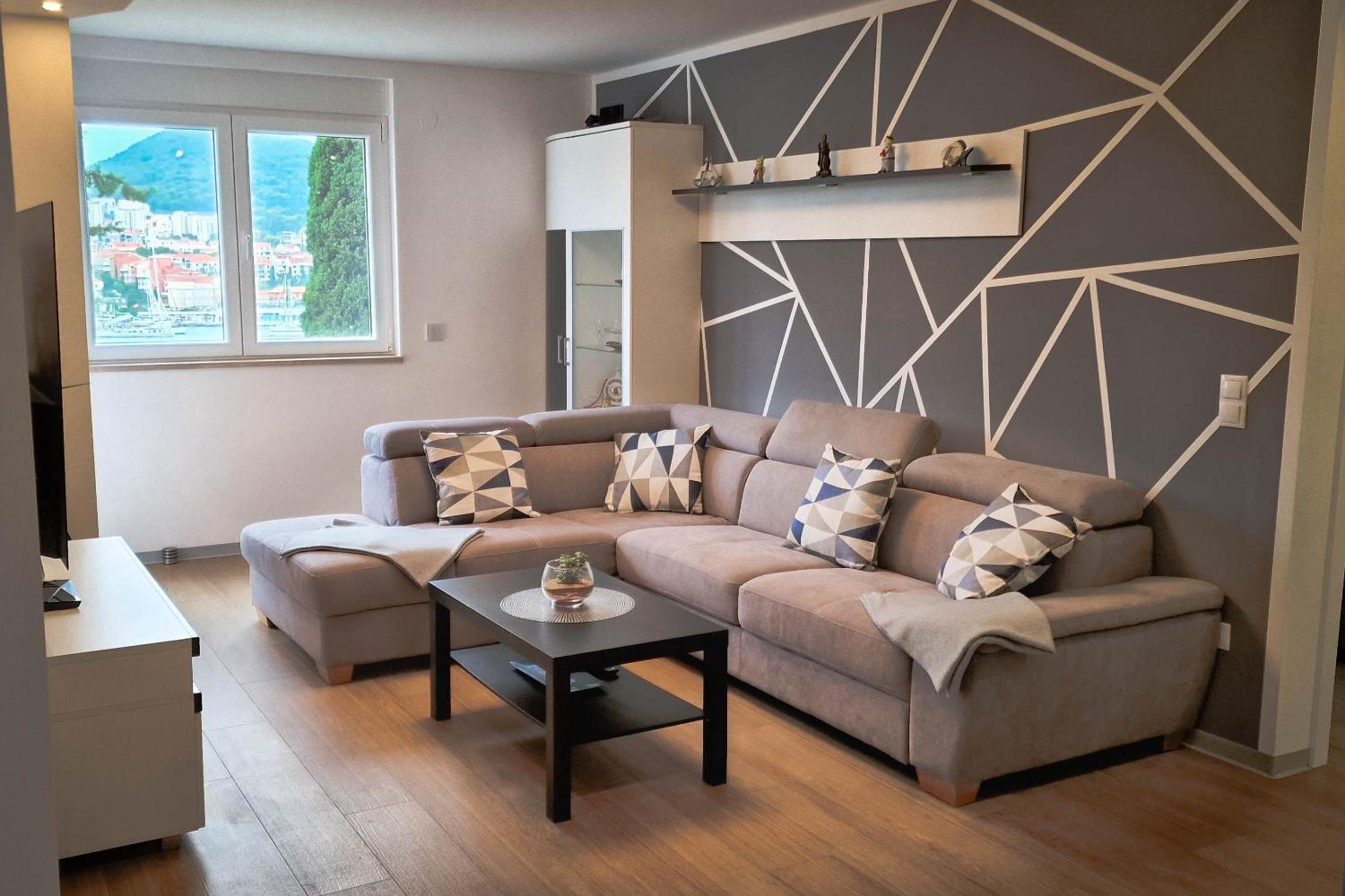 Aquamarine Deluxe Apartment