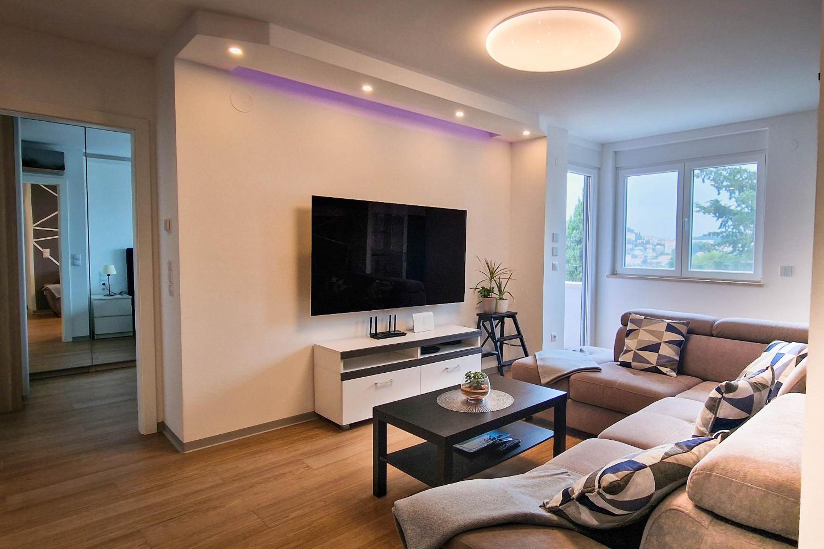 Aquamarine Deluxe Apartment