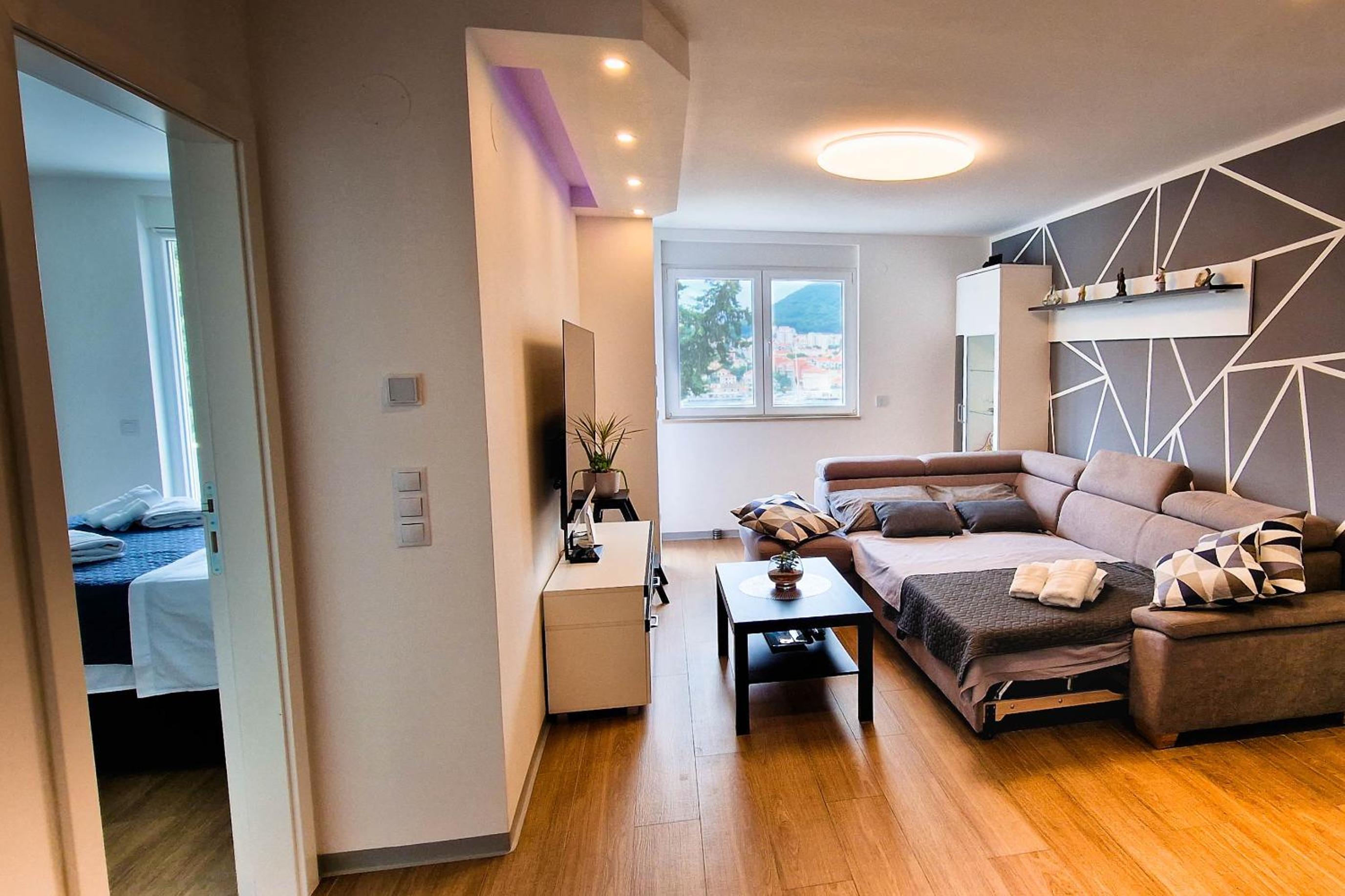 Aquamarine Deluxe Apartment