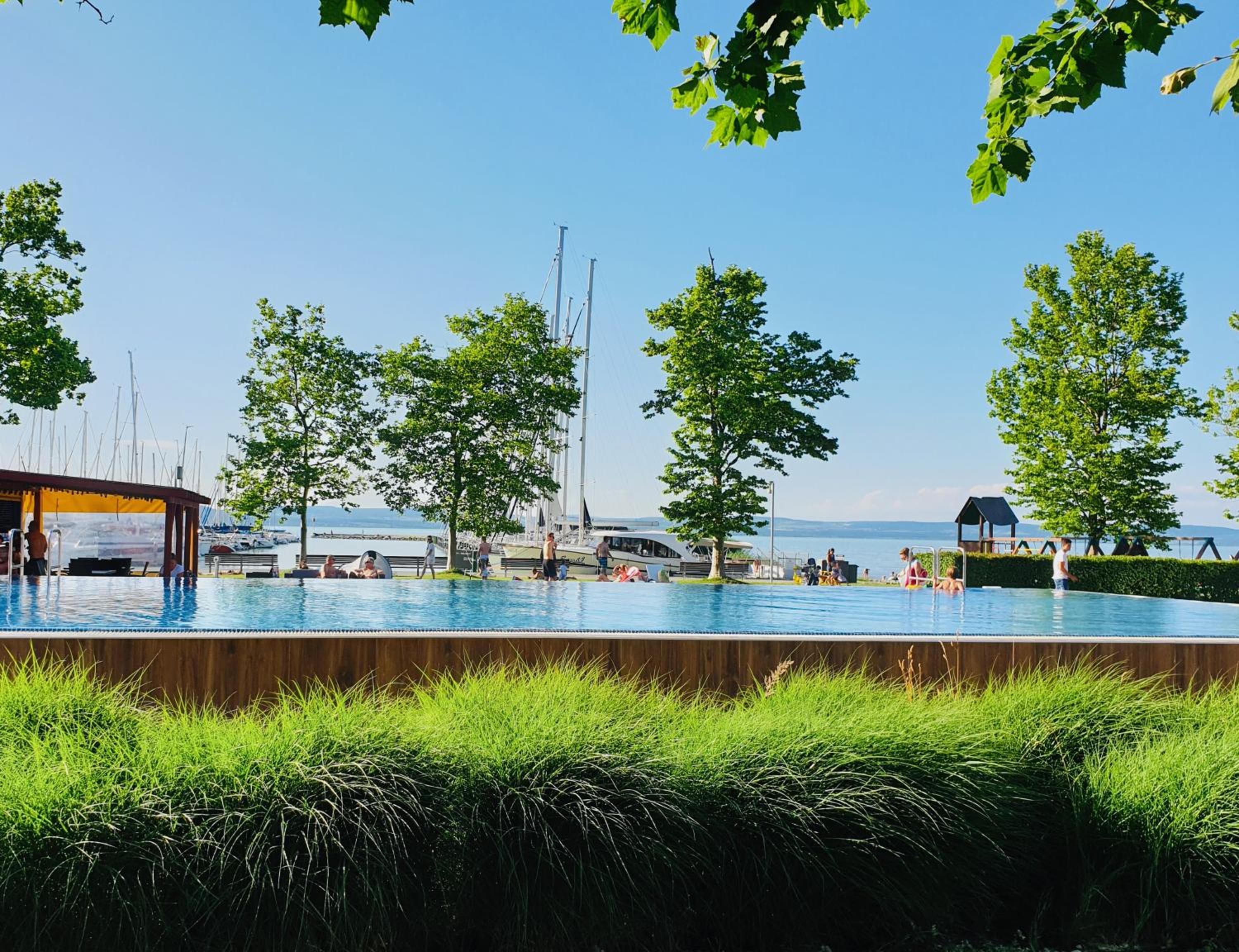 BL LAKESIDE APARTMAN view 3