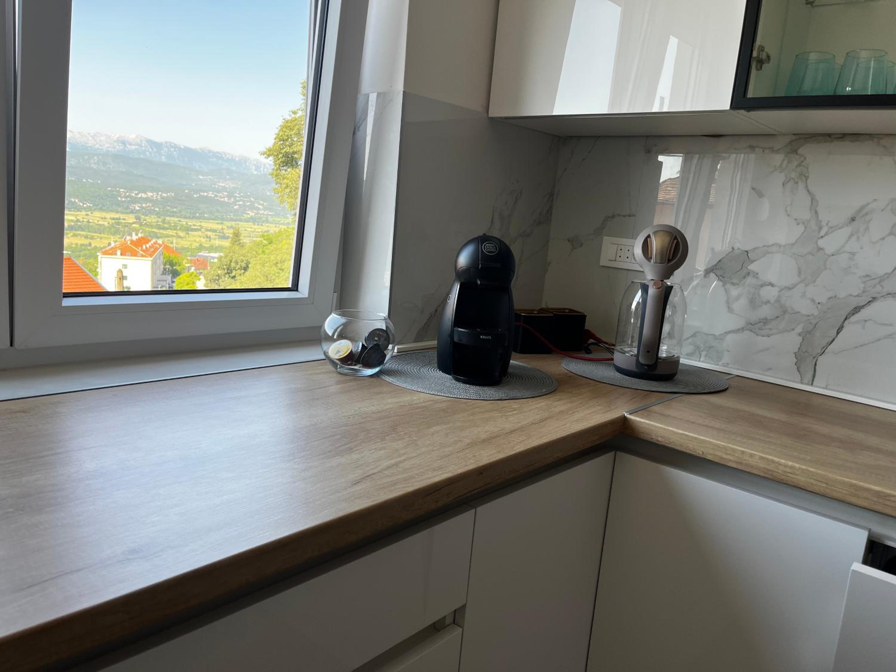 Central apartment/free parking/free wifi view 2