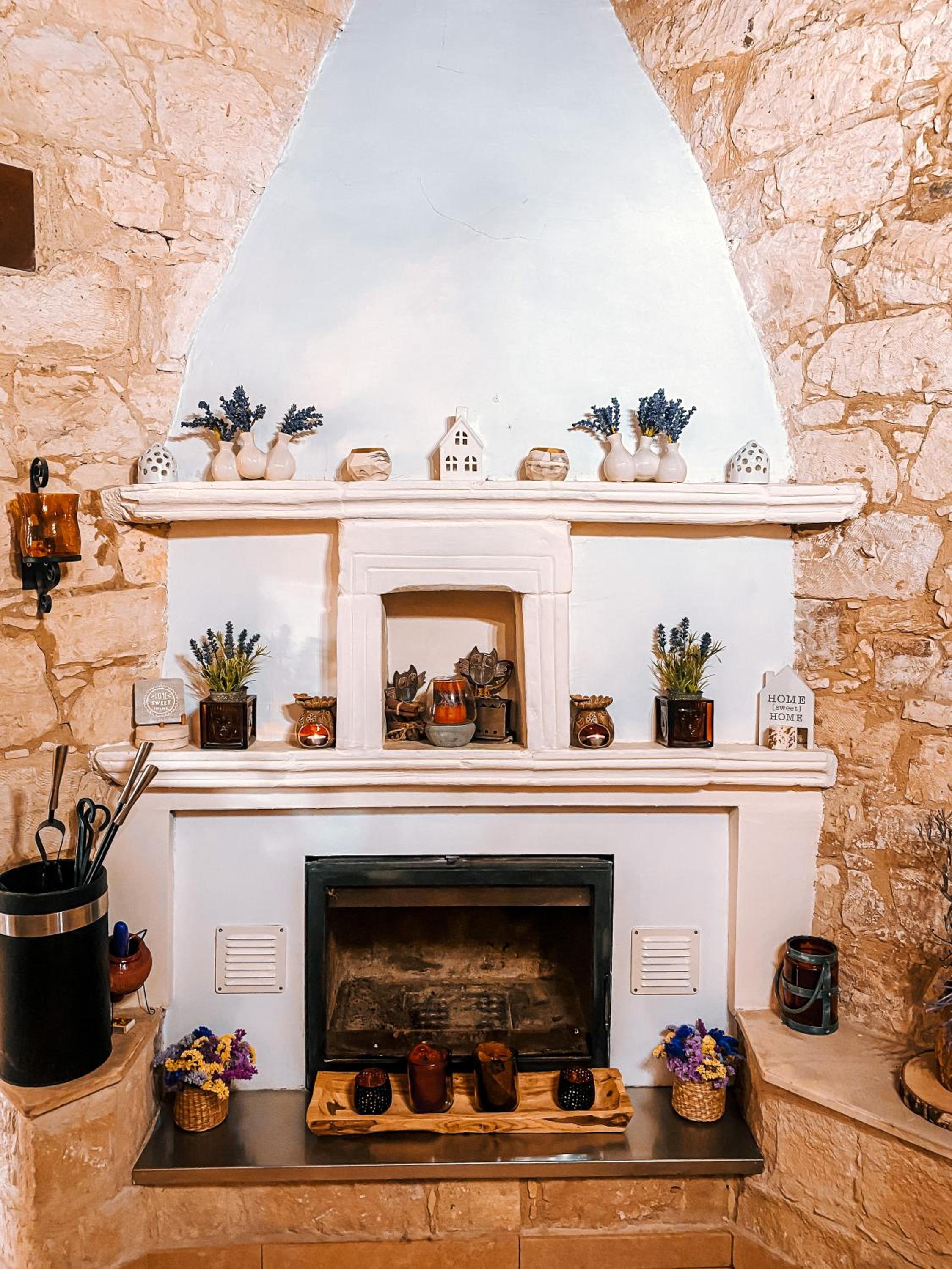 Magdalous House