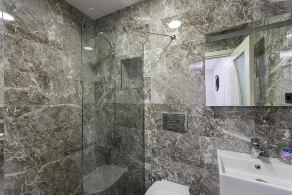 Cheers Hostel - Image 53