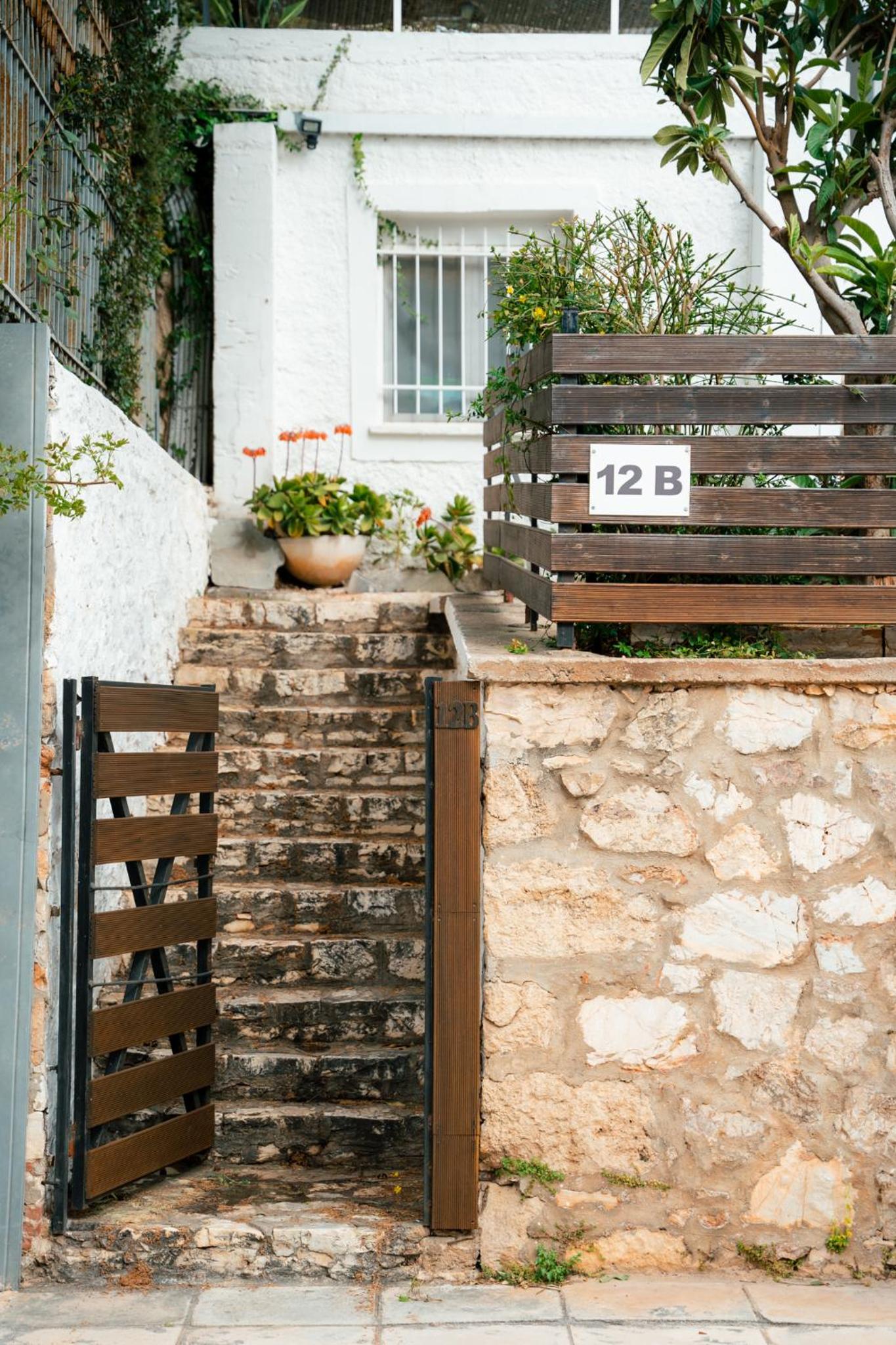 Vouliagmeni Stylish Homes by BluPine