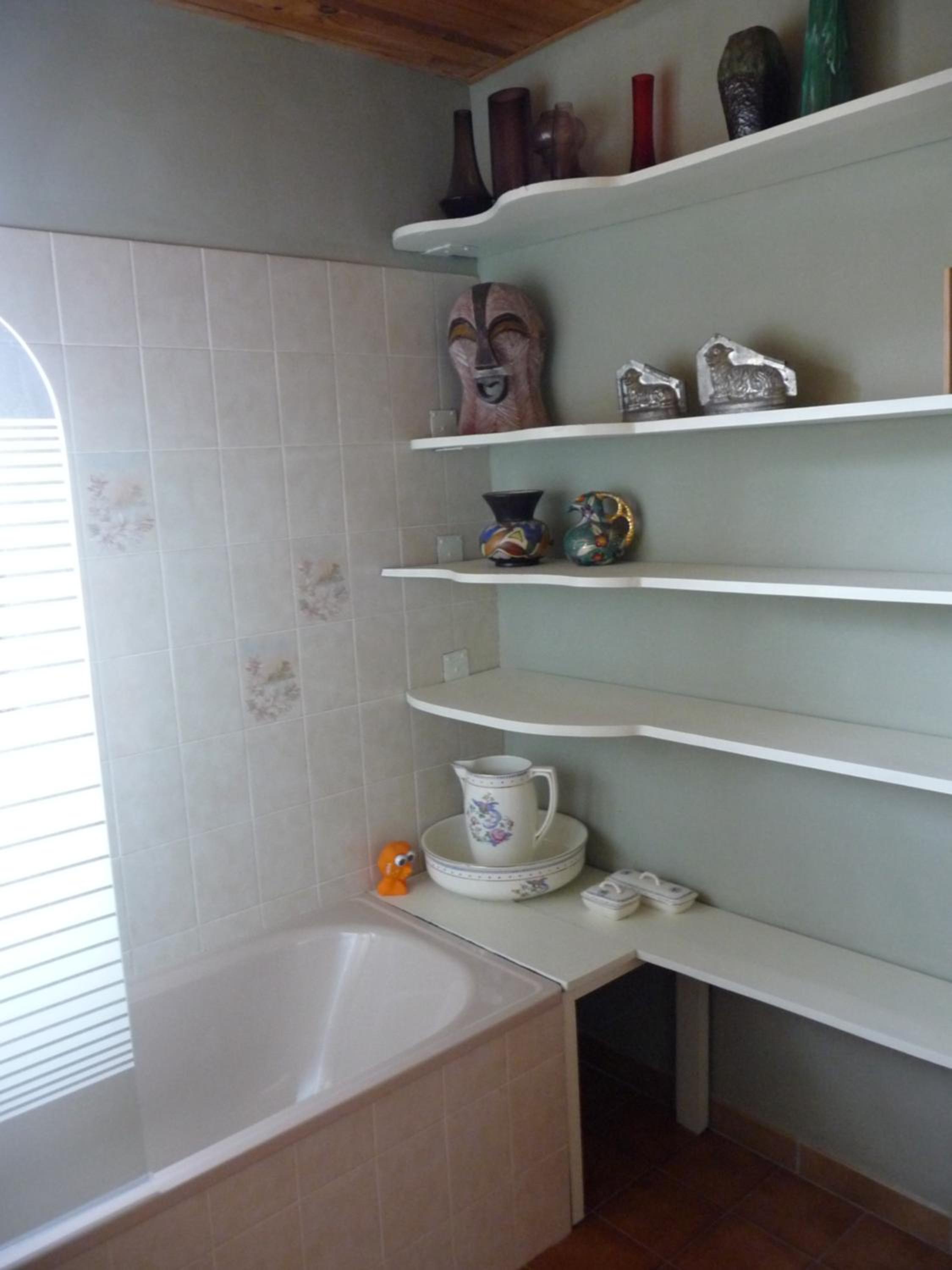 Chambre indépendante deux personnes au bord de la Blanche view 5