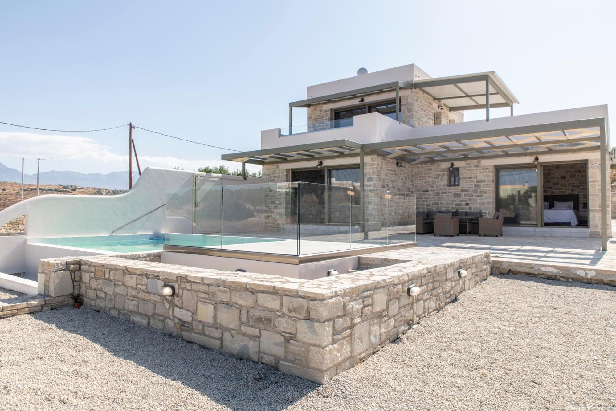 AEONIOS LUXURY VILLA view 2