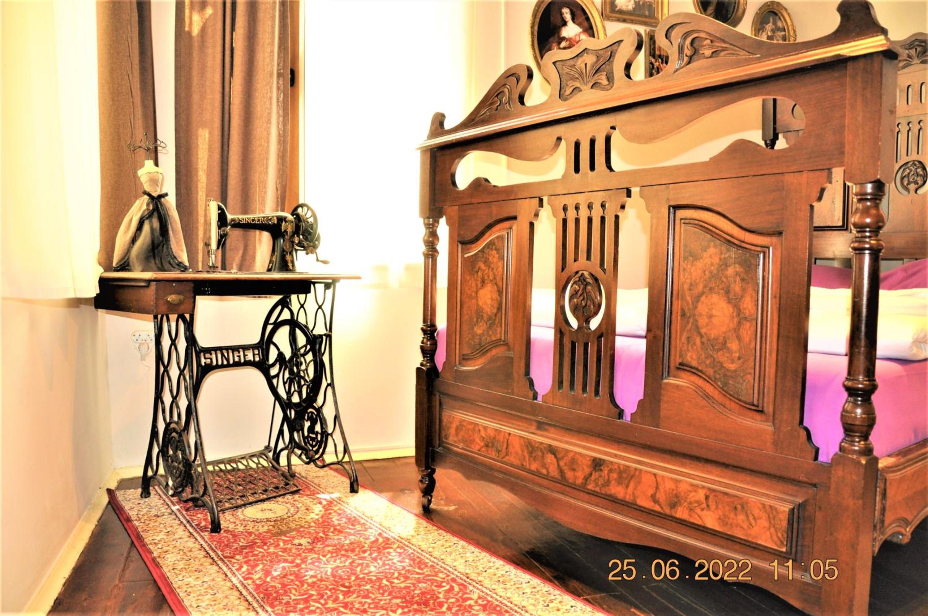 Central House for up to 20 Guests Entire Place