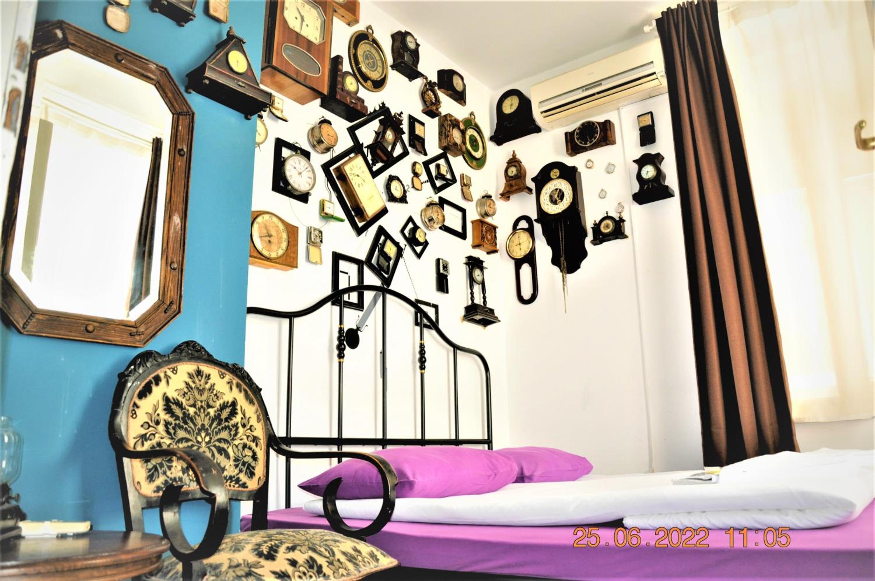 Central House for up to 20 Guests Entire Place