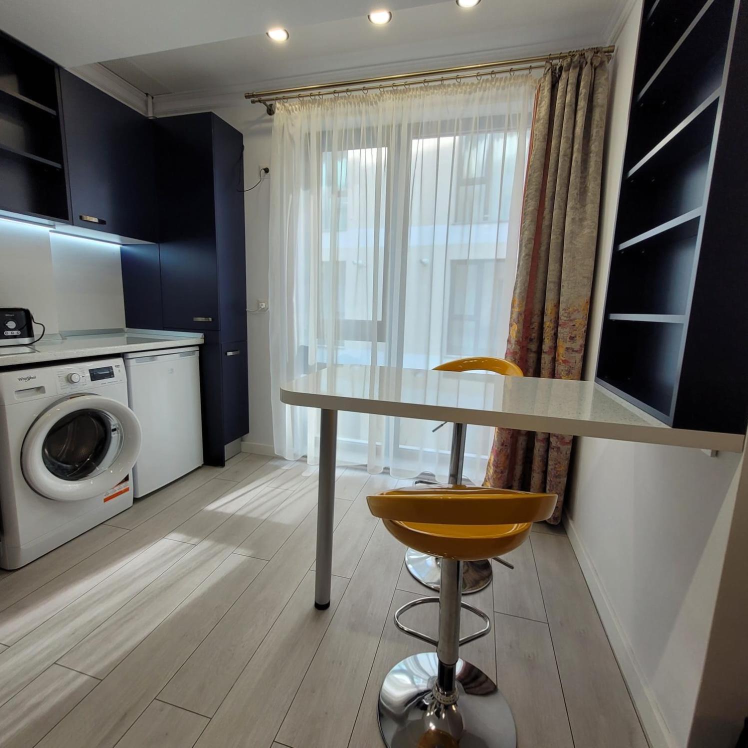 Studio 10 - Catedral Residence Bucharest - Free Parking view 2