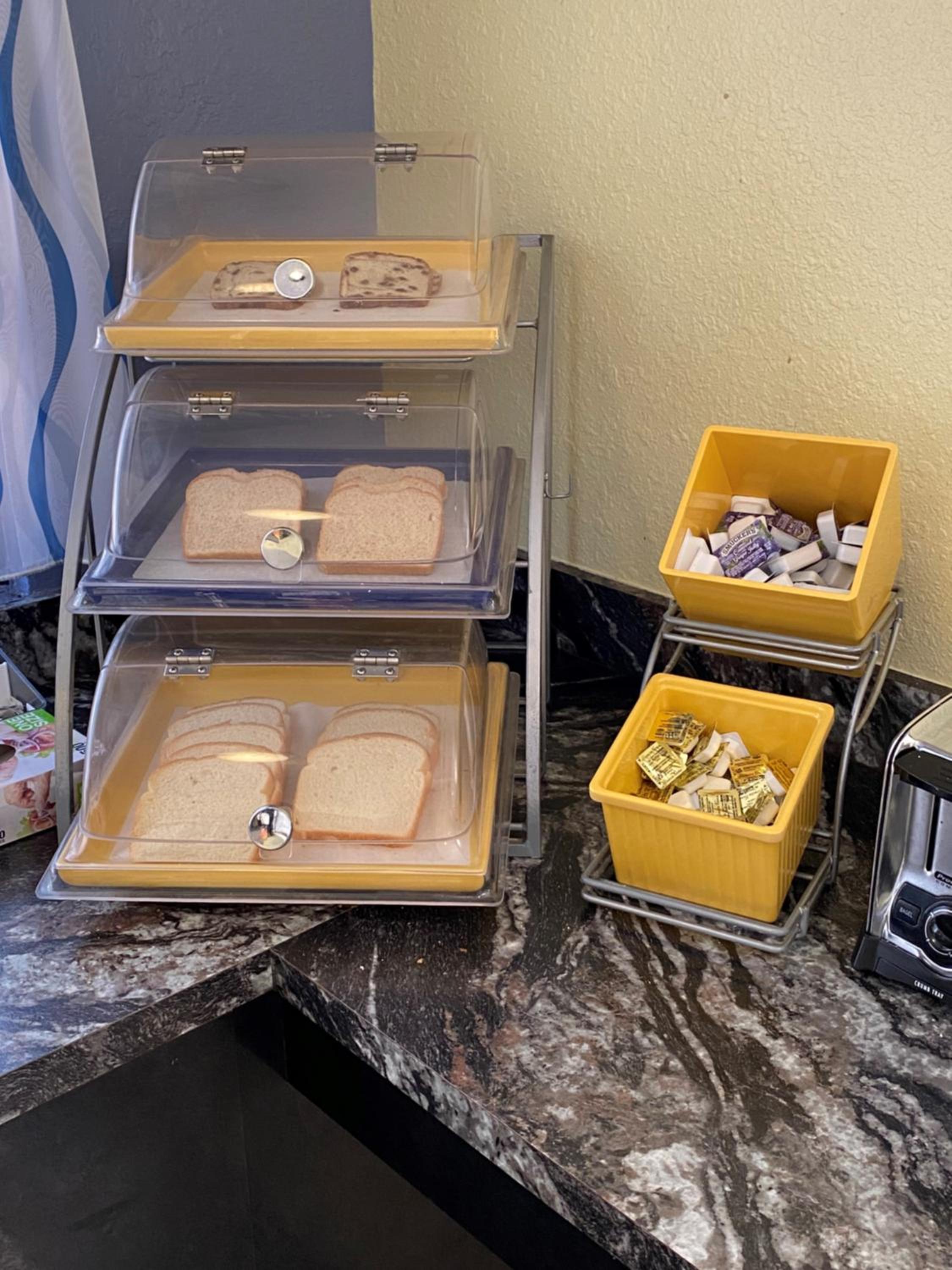 Lake City Vacations - Days Inn by Wyndham Lake City I-10 - Property Image 17