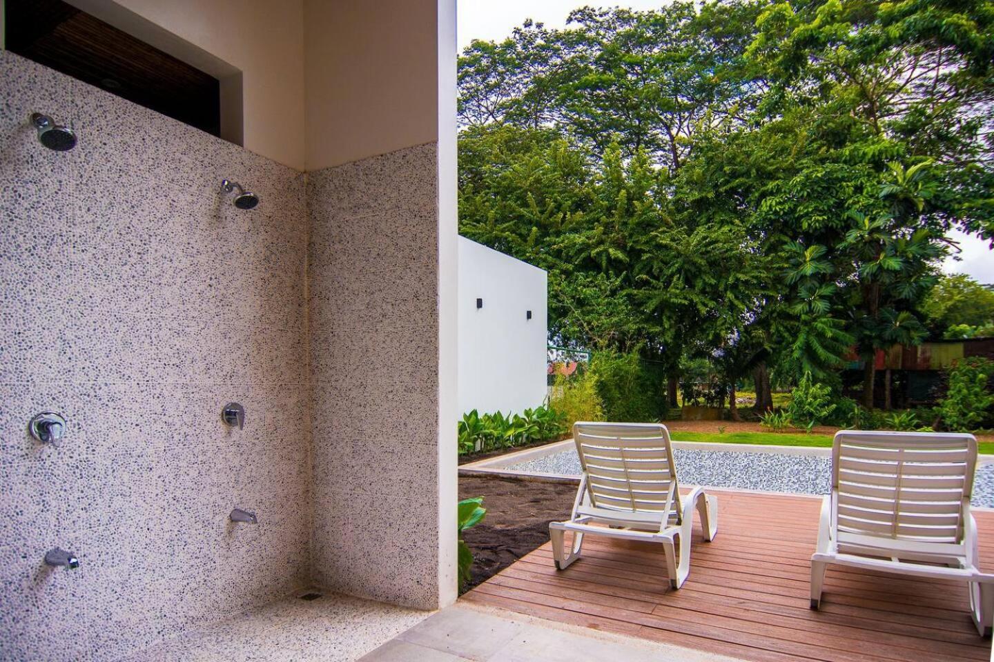 Captivating 2-Bed Apartment view 5