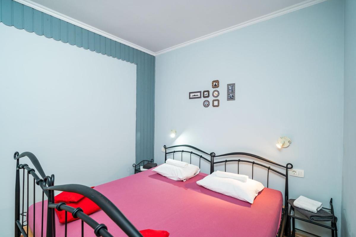 Nostromo Guesthouse with the Sea View