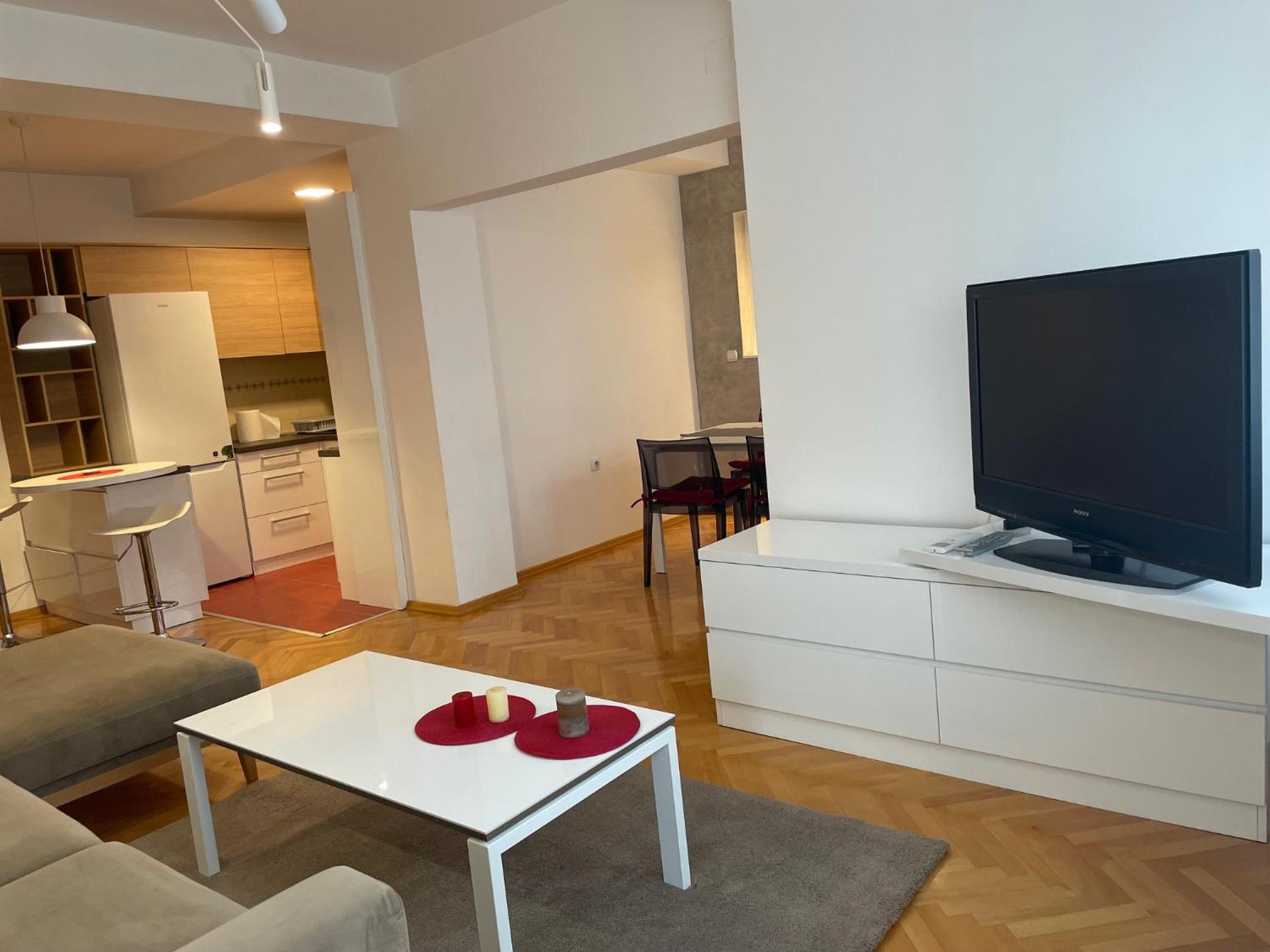 Bohemian paradice in Debar maalo view 5