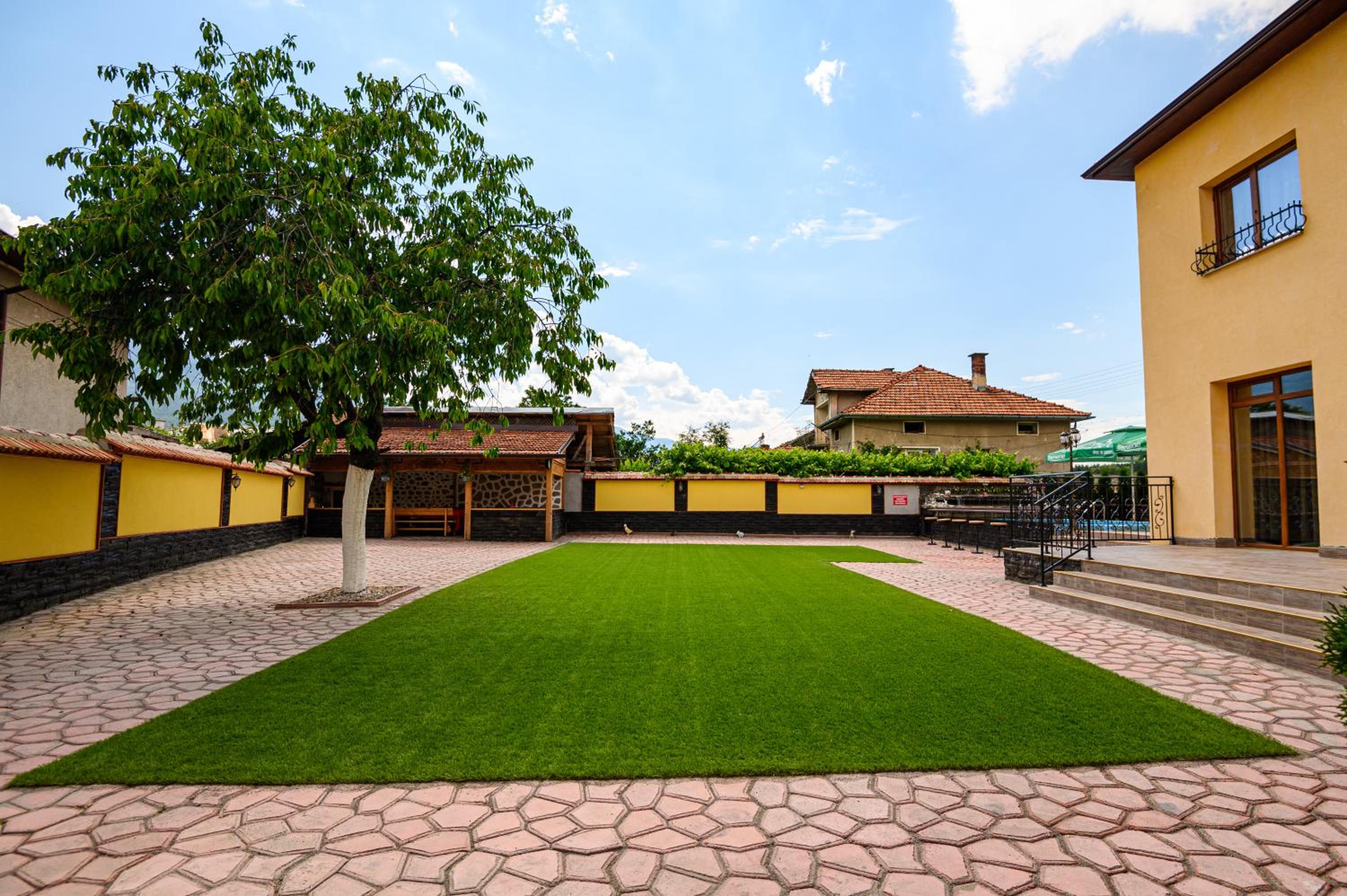 Guest House Dinaya