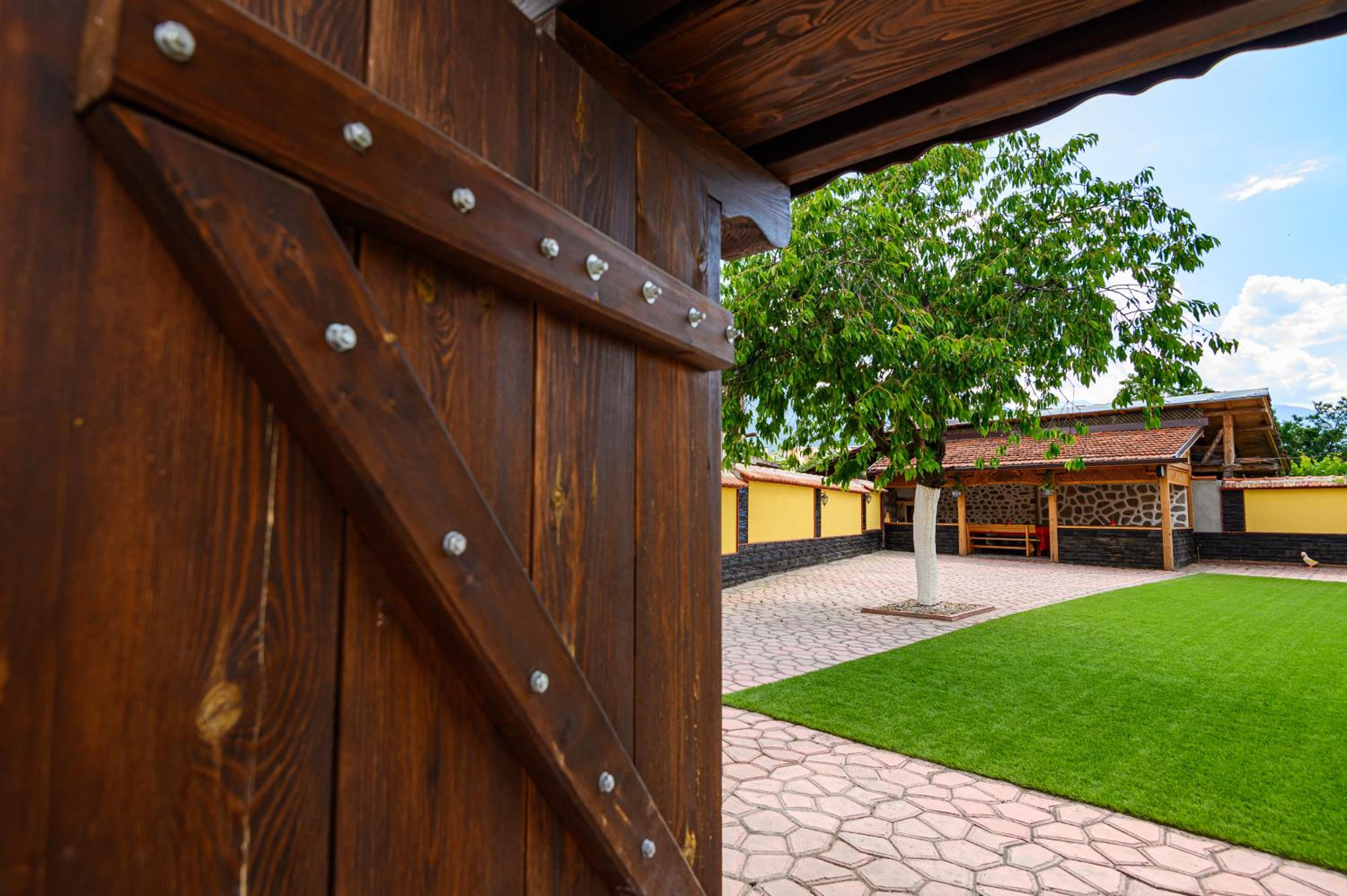 Guest House Dinaya