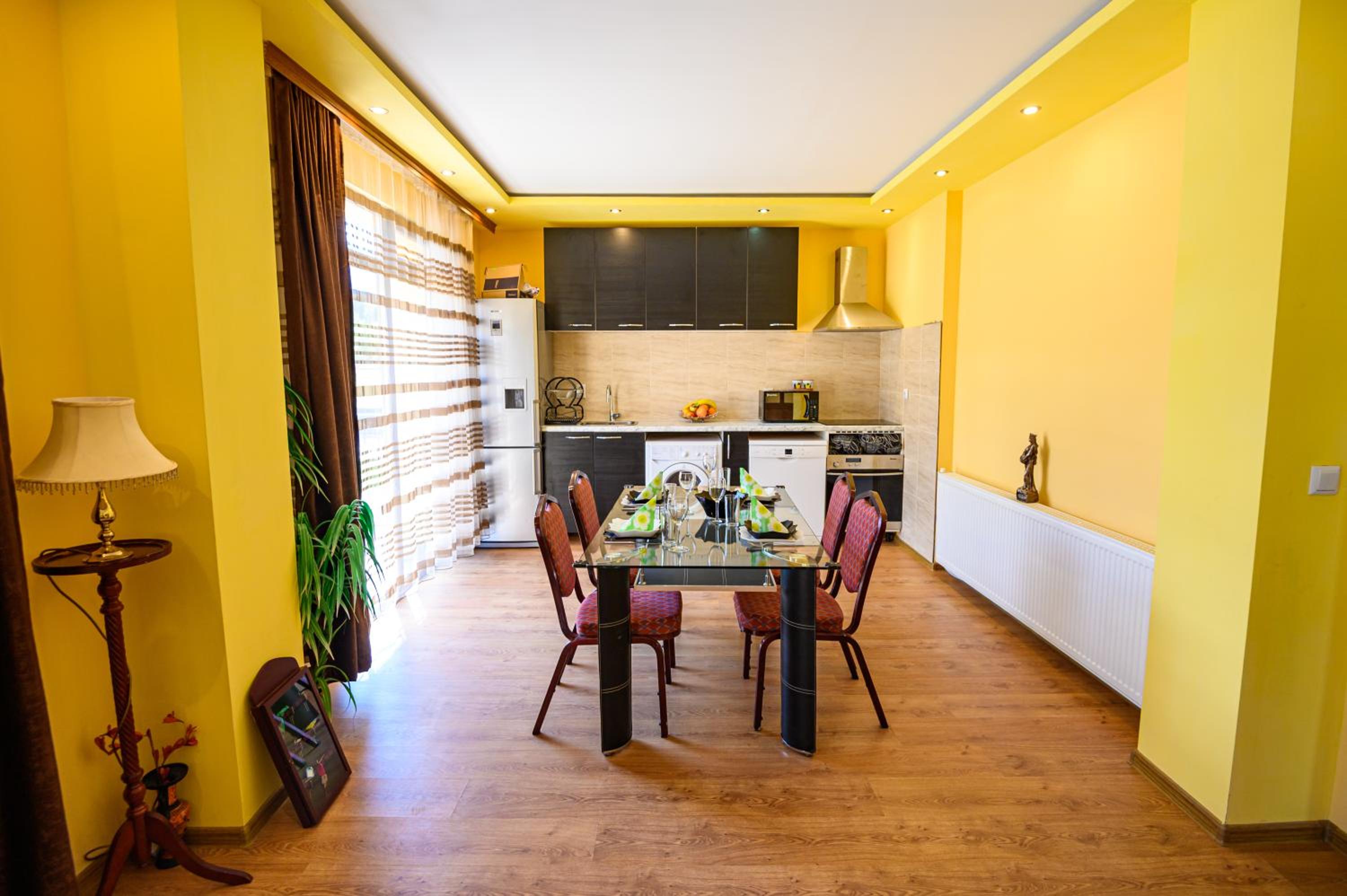 Guest House Dinaya