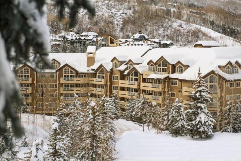 Ski, In Ski Out 3 Bedroom Vacation Condo With Resort Amenities That Include Exercise Center, Indoor Pool, And Hot Tubs