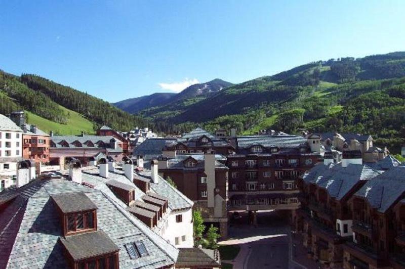 Ski, In Ski Out 3 Bedroom Vacation Condo With Resort Amenities That Include Exercise Center, Indoor Pool, And Hot Tubs