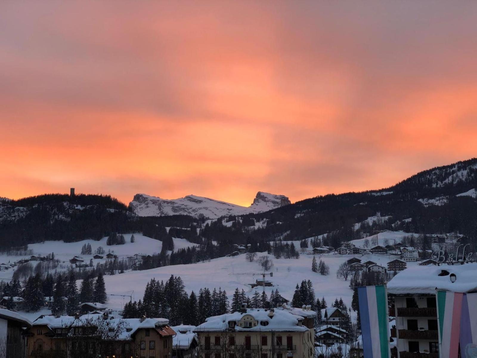 Luxury Panoramic 3BR Apt 2min to Centre 5min to Lifts view 5