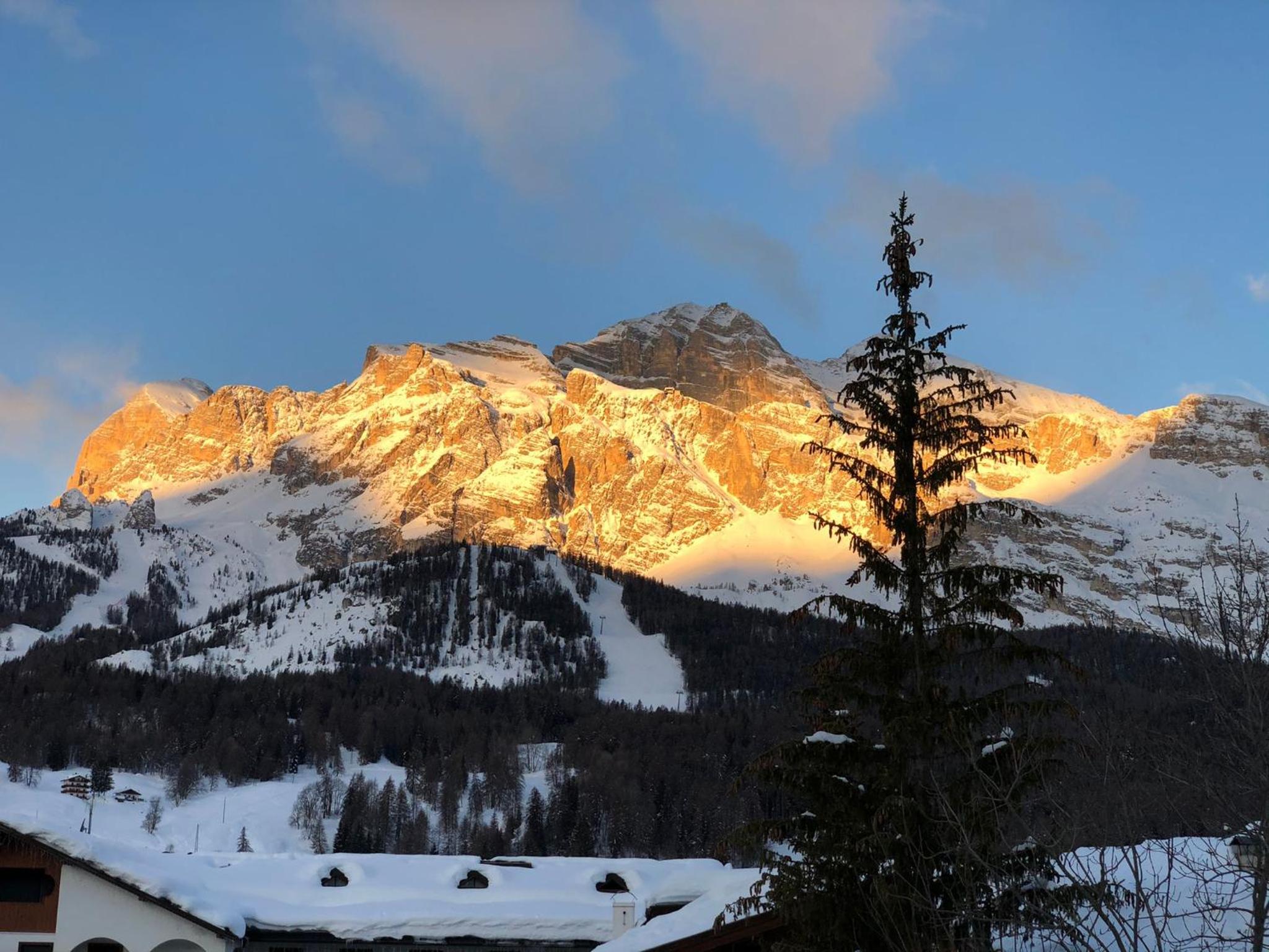 Luxury Panoramic 3BR Apt 2min to Centre 5min to Lifts view 3