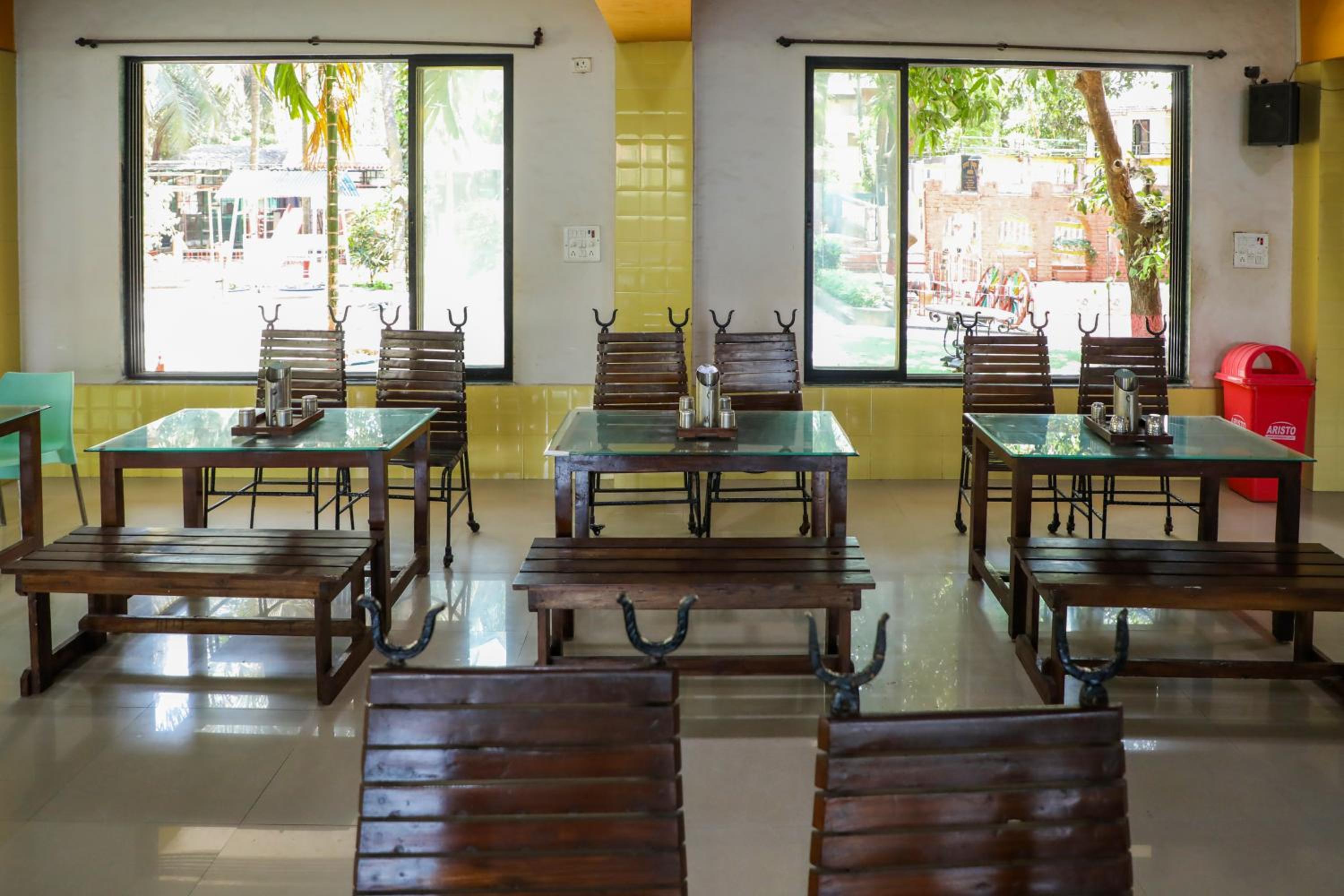 restaurant