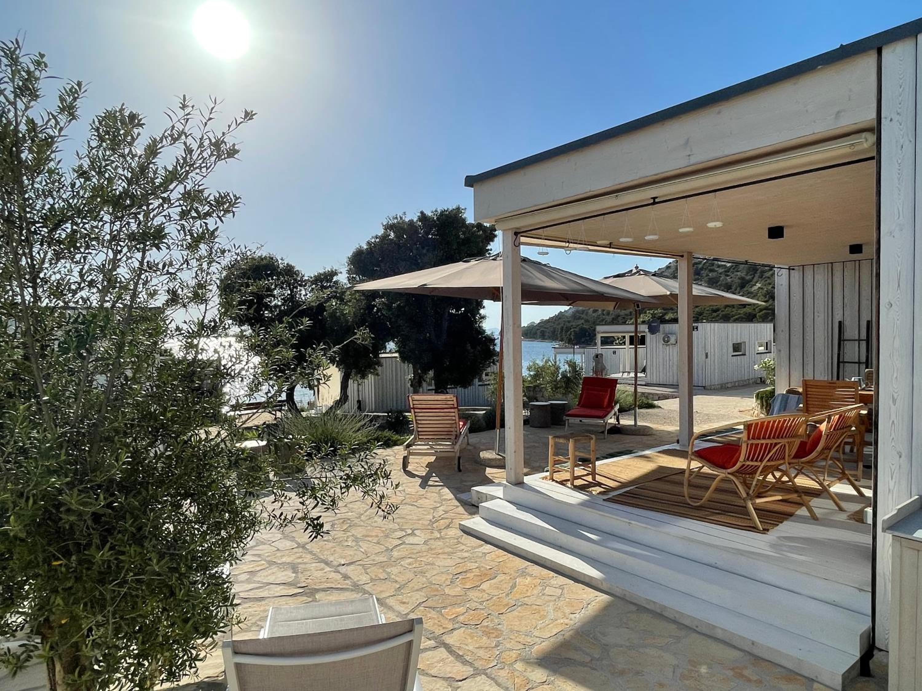 BUQEZ Eco Resort - beachfront 20 & House 42