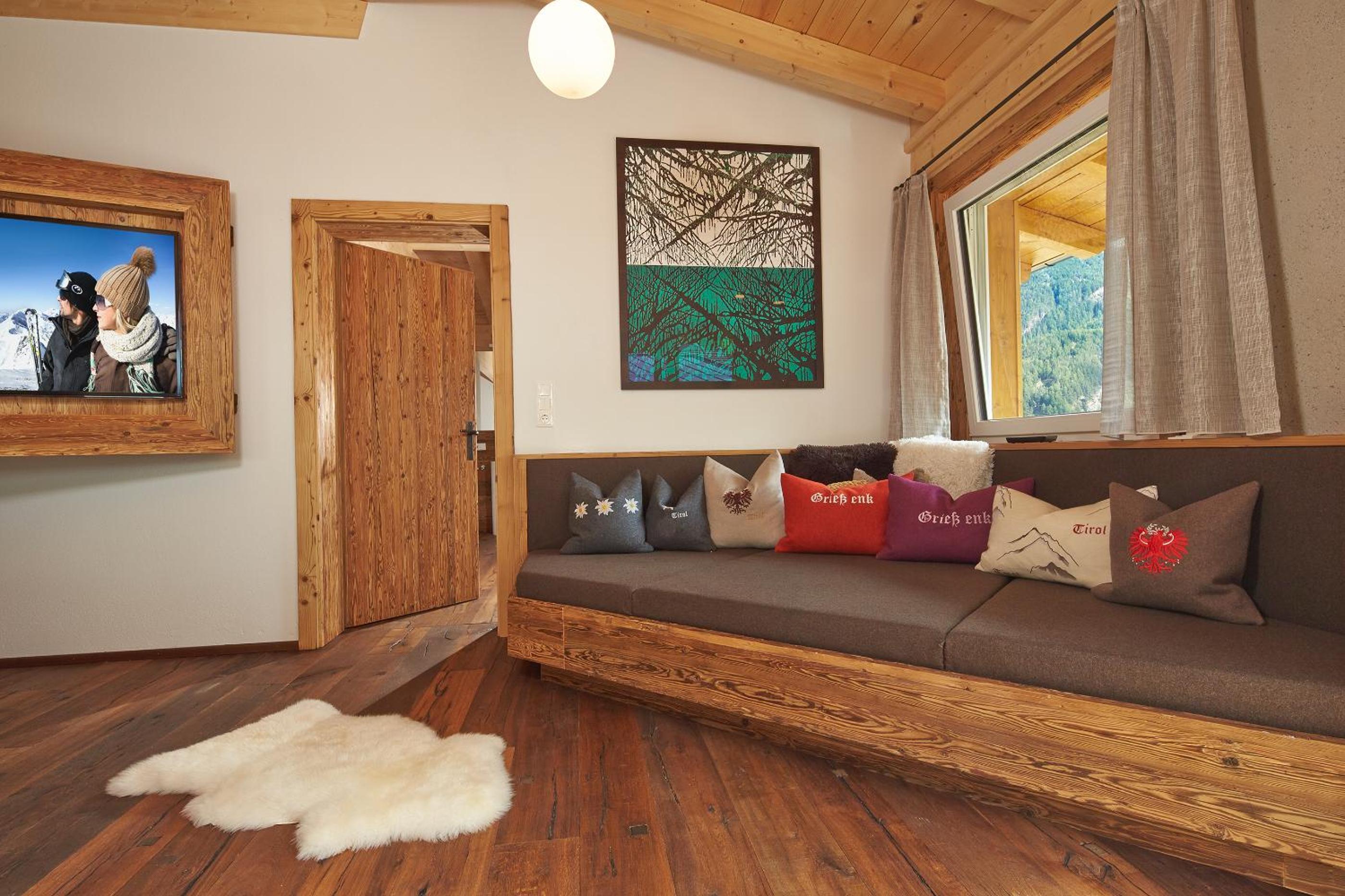 Alpendiamond Ski in & Bike Out apartments Top 200, 400 & penthouse 600 view 5