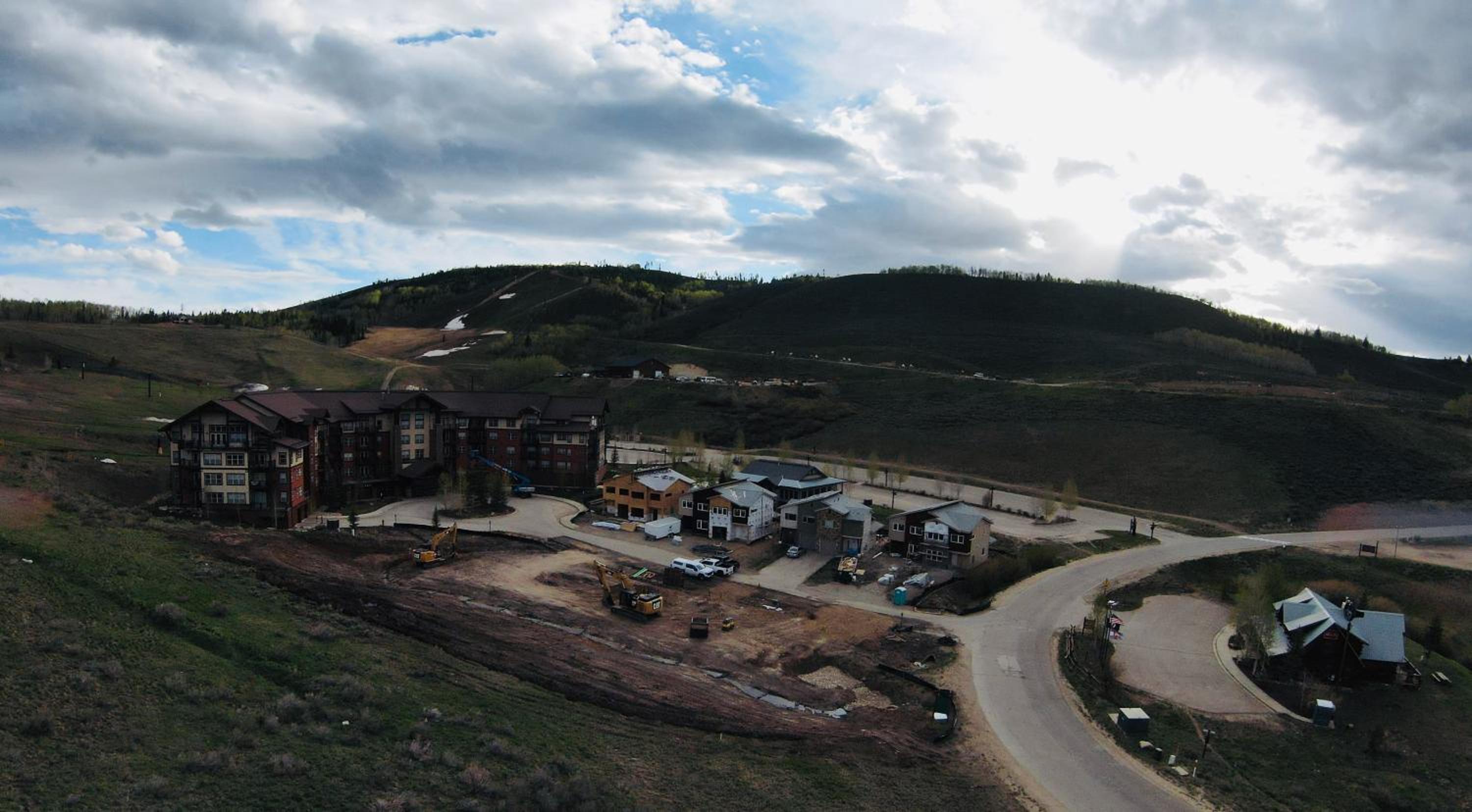 3BD/3BA- Updated Cozy Ski Retreat with Garage at the Base of Granby Ranch view 3