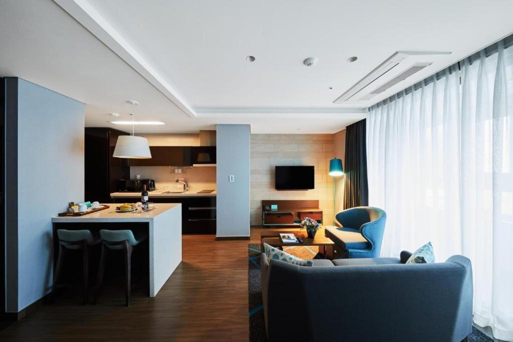 Felix by STX Hotel & Suite