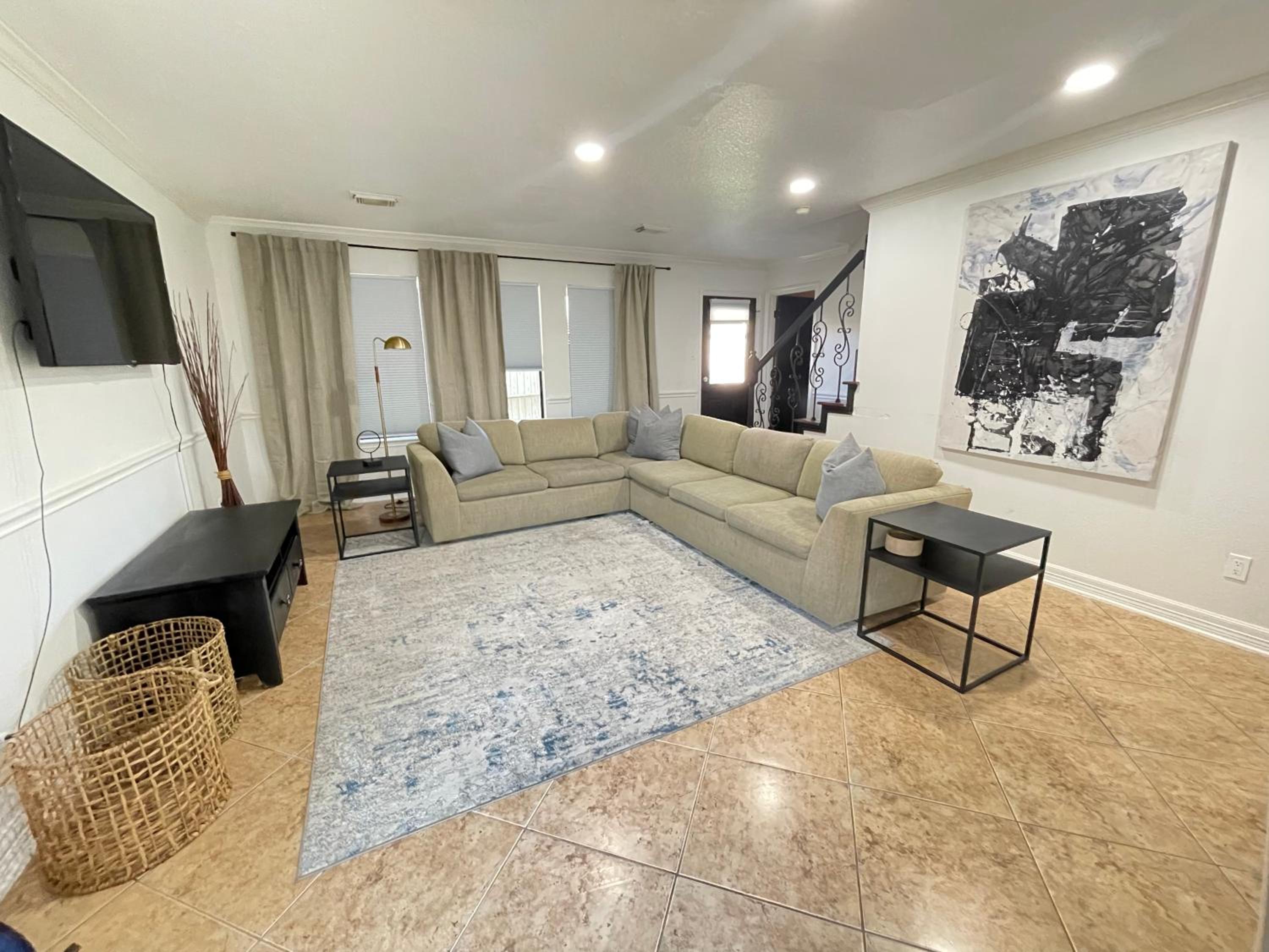 Modern Chic Home view 4