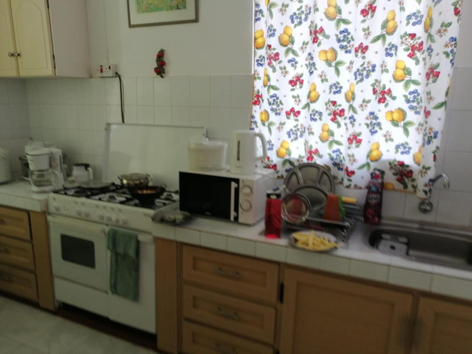 Roommate for rent in flic en flac view 3