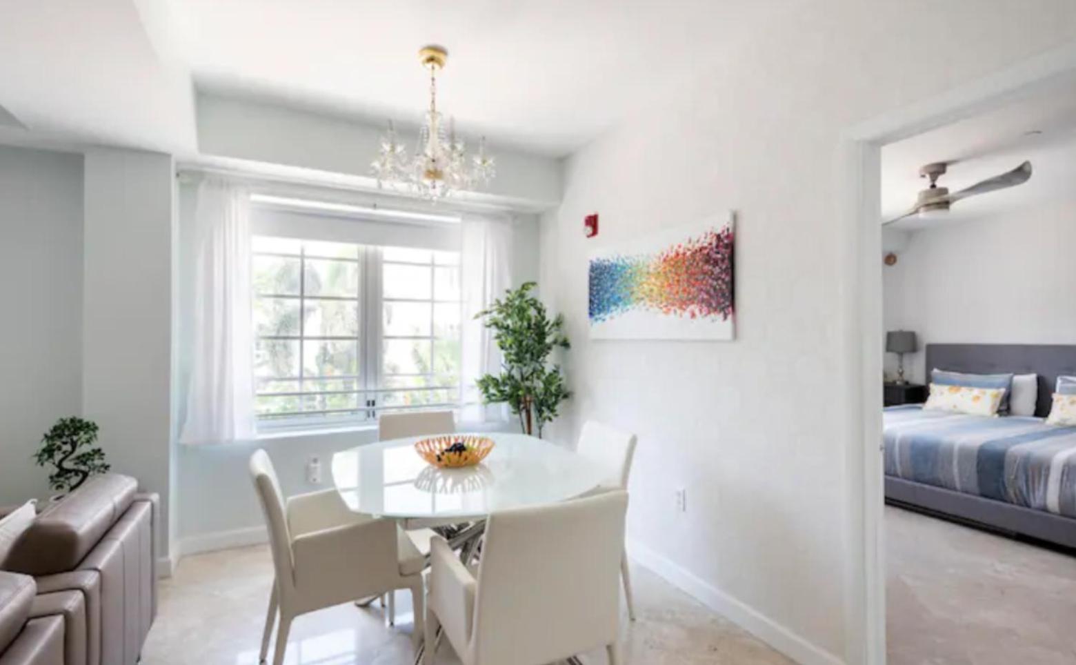 The Carlyle Oceanfront Luxe Condo Miami Beach view 4