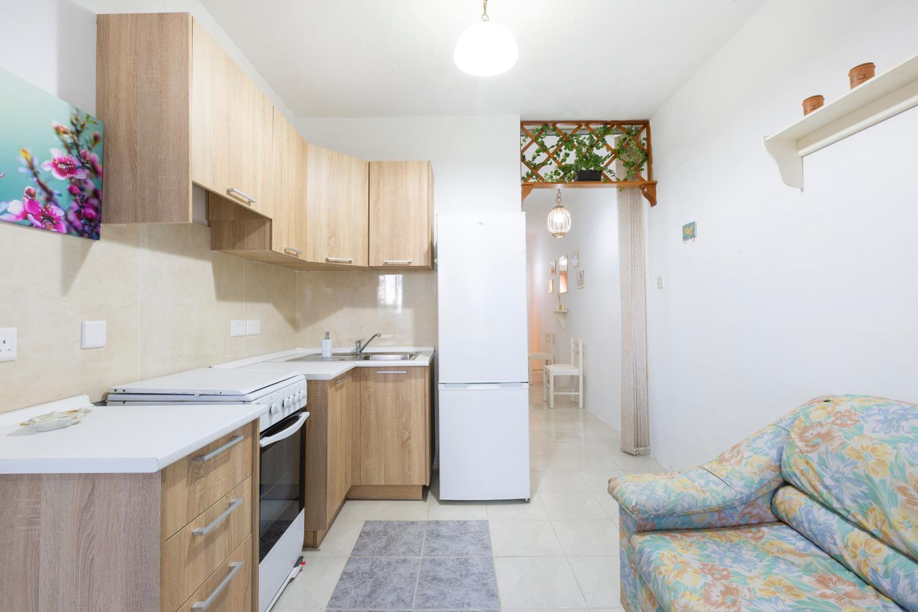 NE1 - Lovely 2 bedroom apartment. Perfect location view 3