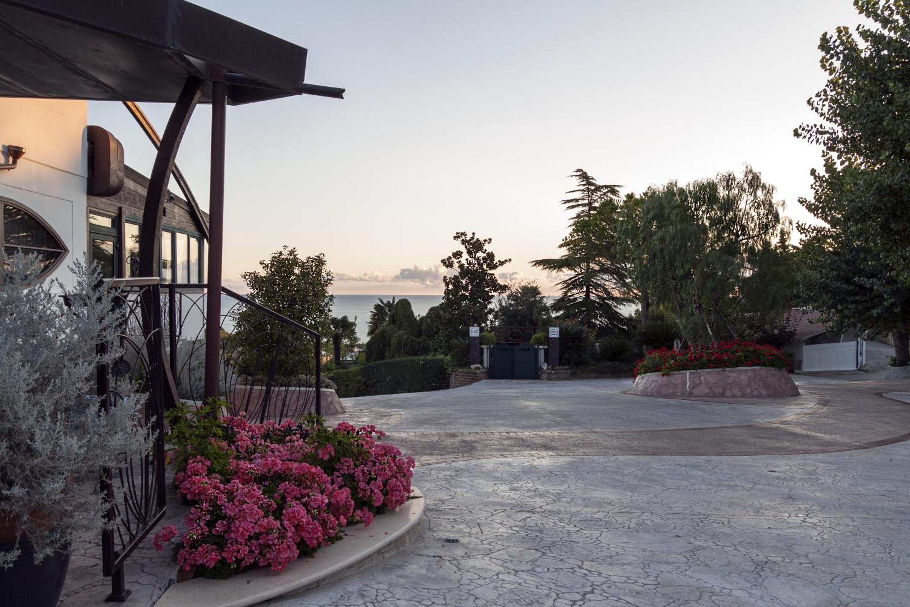 Hotel Casa Ferretti di Ferretti Village - Image 1