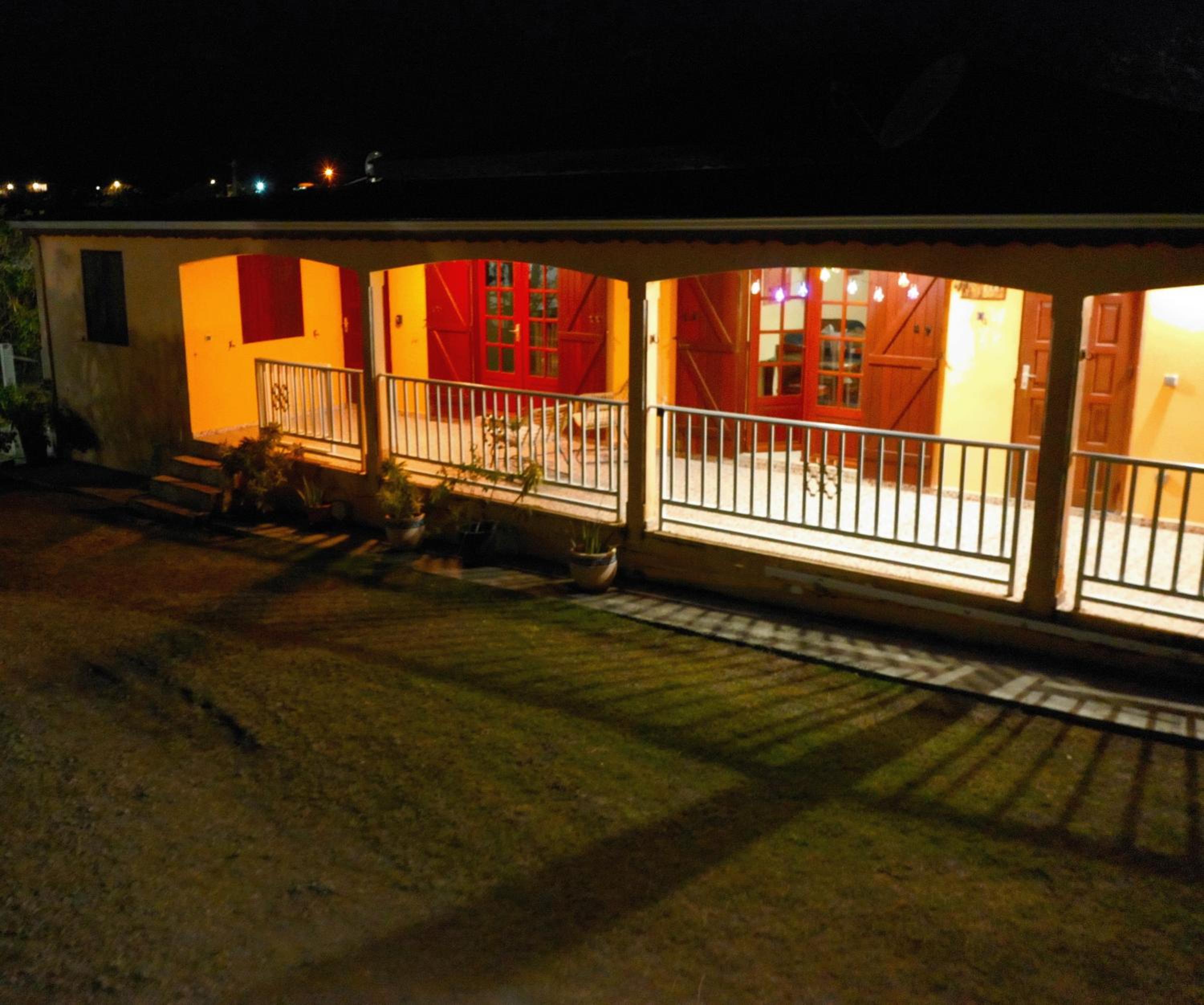 Uta House Sainte-Anne view 3