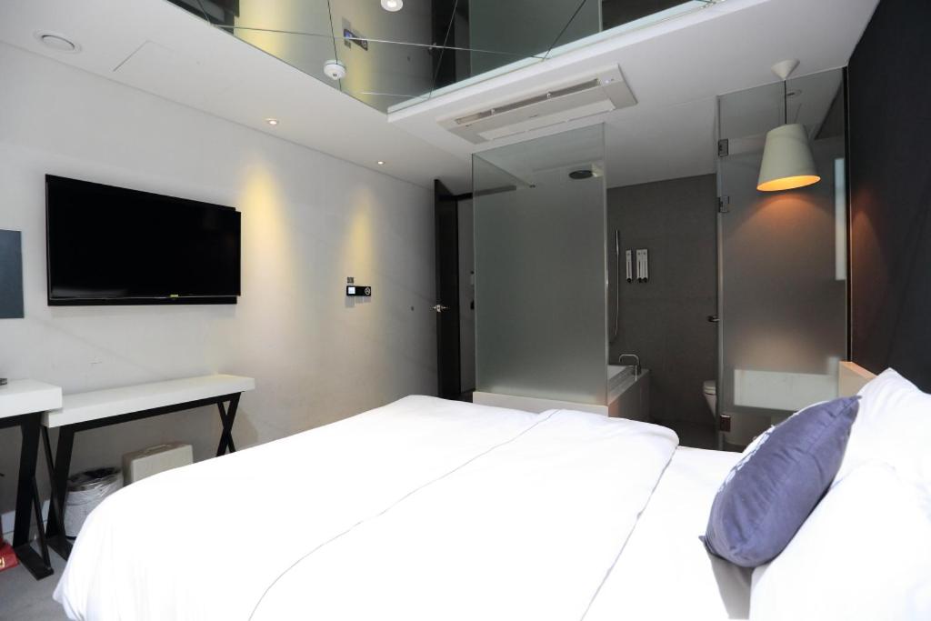 Jeju Vacations - Jeju Cullinan Hotel - Property Image 2
