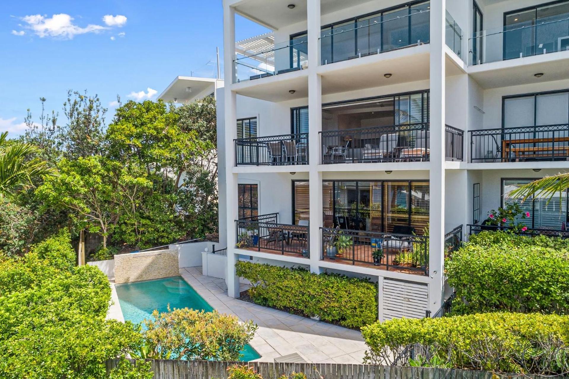 4 Hilltop Villas Enjoy Ocean Views From The Heart Of The Village