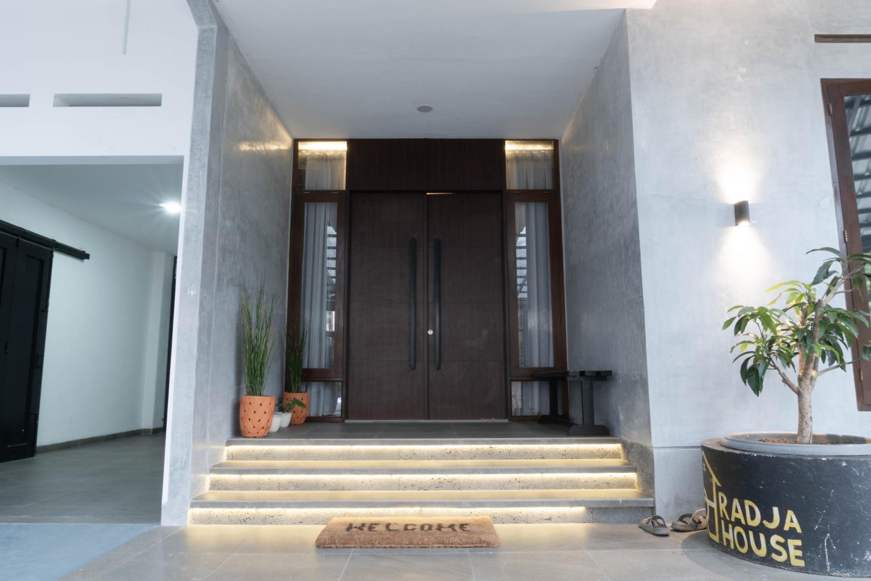 Radja House Cipaku Indah view 5