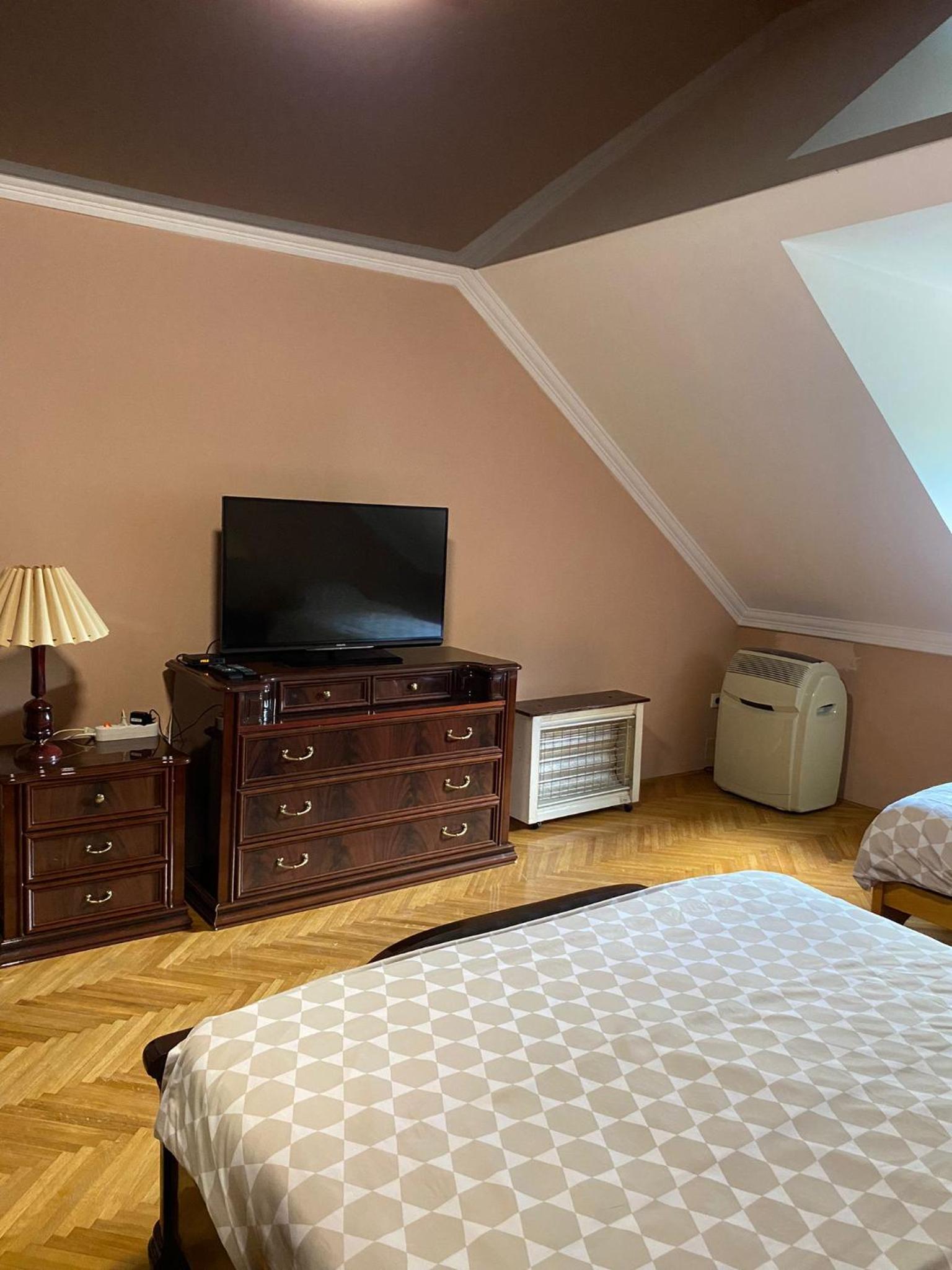 Relax and pool apartments Novi Sad view 4