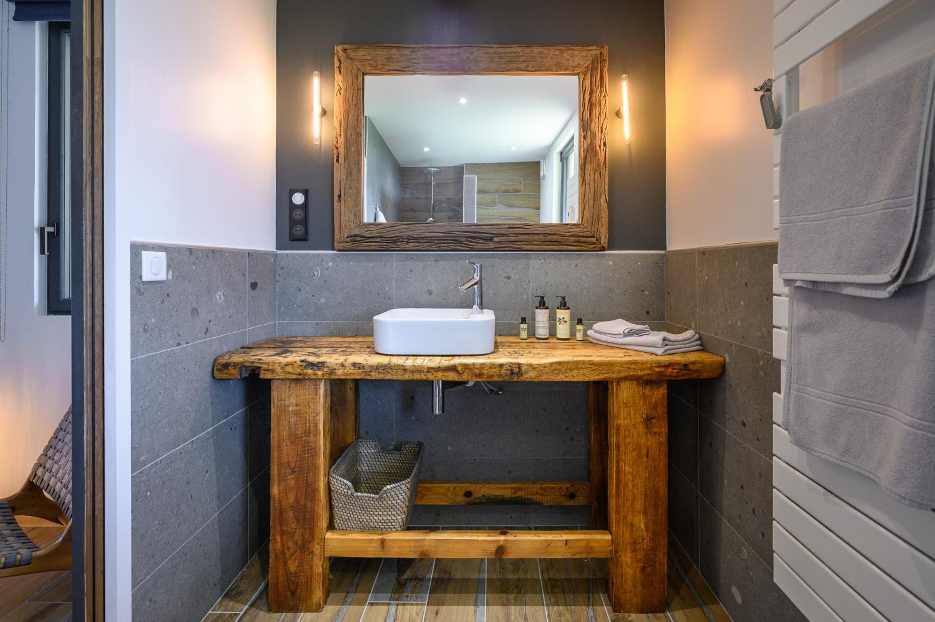 Domaine du Bugassou, Chambres, Table d'hôtes & SPA